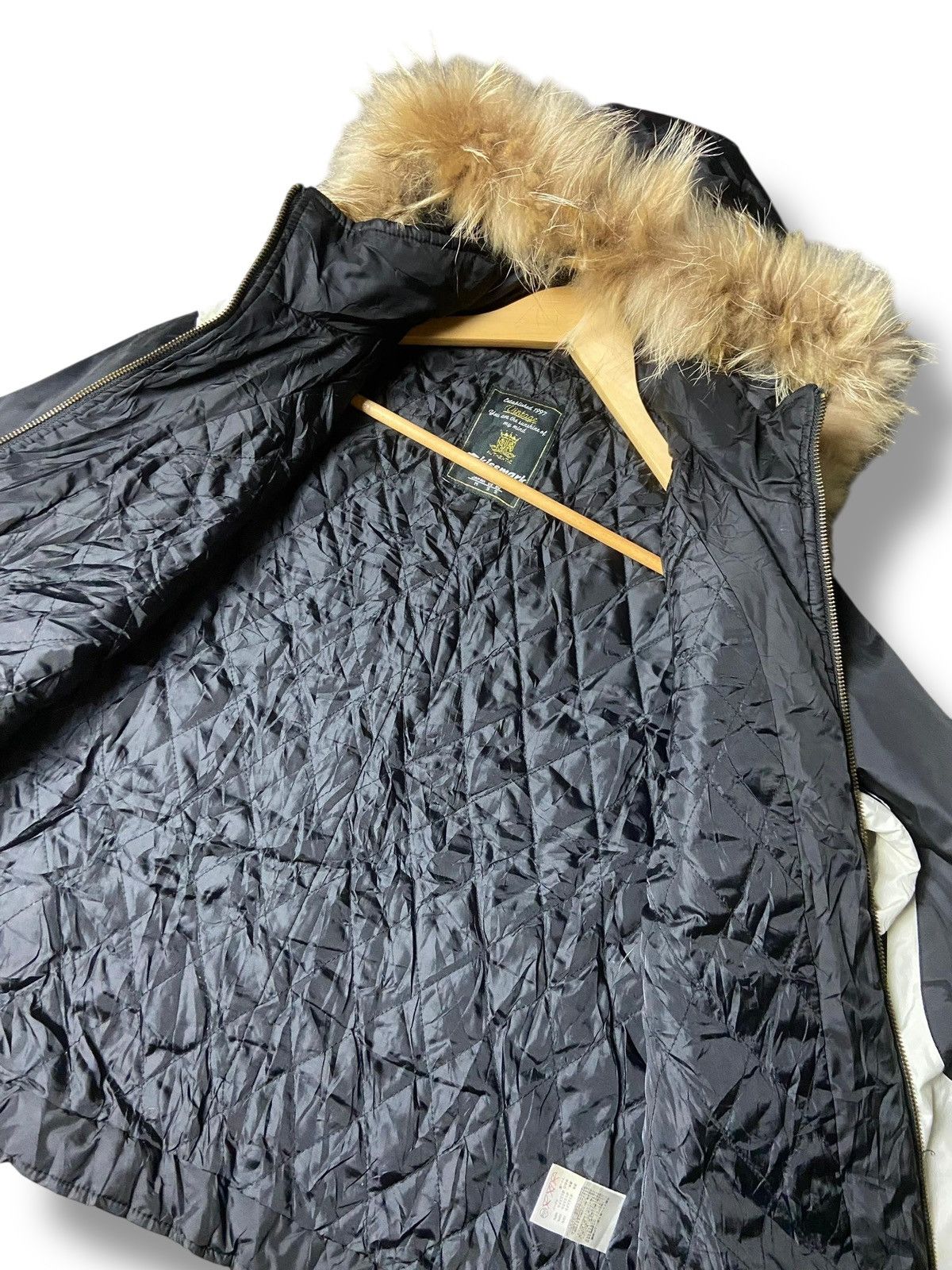 Japanese Brand KissMark Brand Insulated Jacket with Faux Fur Hood (160) Size US M / EU 48-50 / 2 - 5 Thumbnail