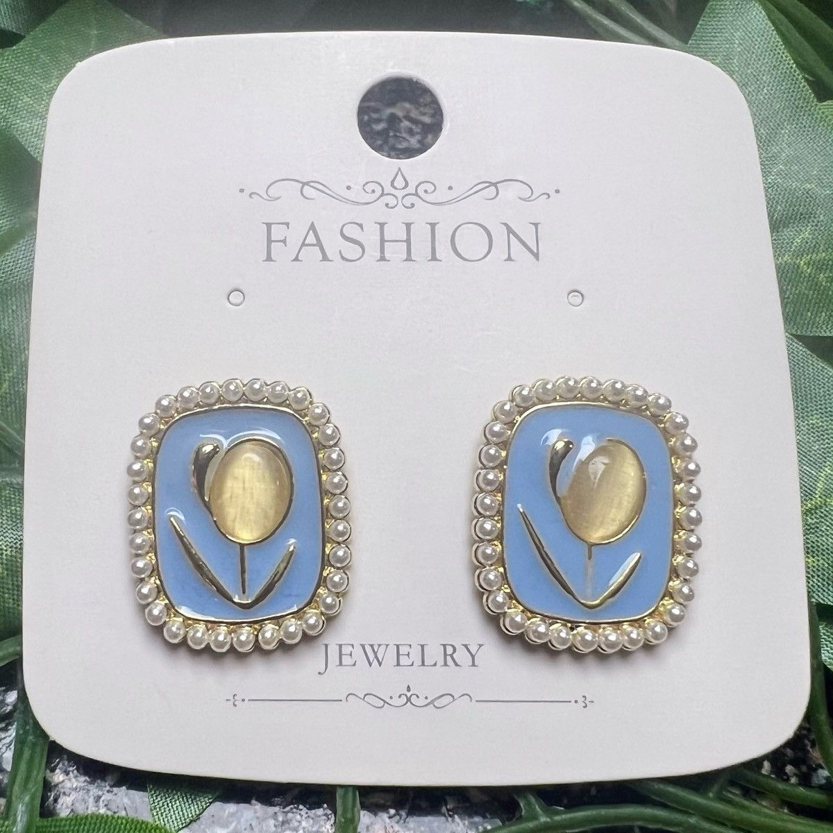 Other New Light Blue Vintage Tulip Flower Pearl Stud Drop Earrings Size ONE SIZE - 1 Thumbnail