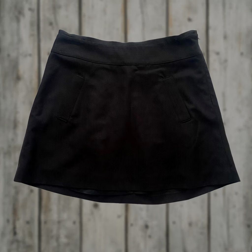 BCBGeneration VINTAGE Y2K BCBGeneration Black A-Line Mini Skirt with Back Pleated Details Skirt Women Size 0 Short 14.5" zip hook Size 25" / US 0 / IT 36 - 1 Thumbnail