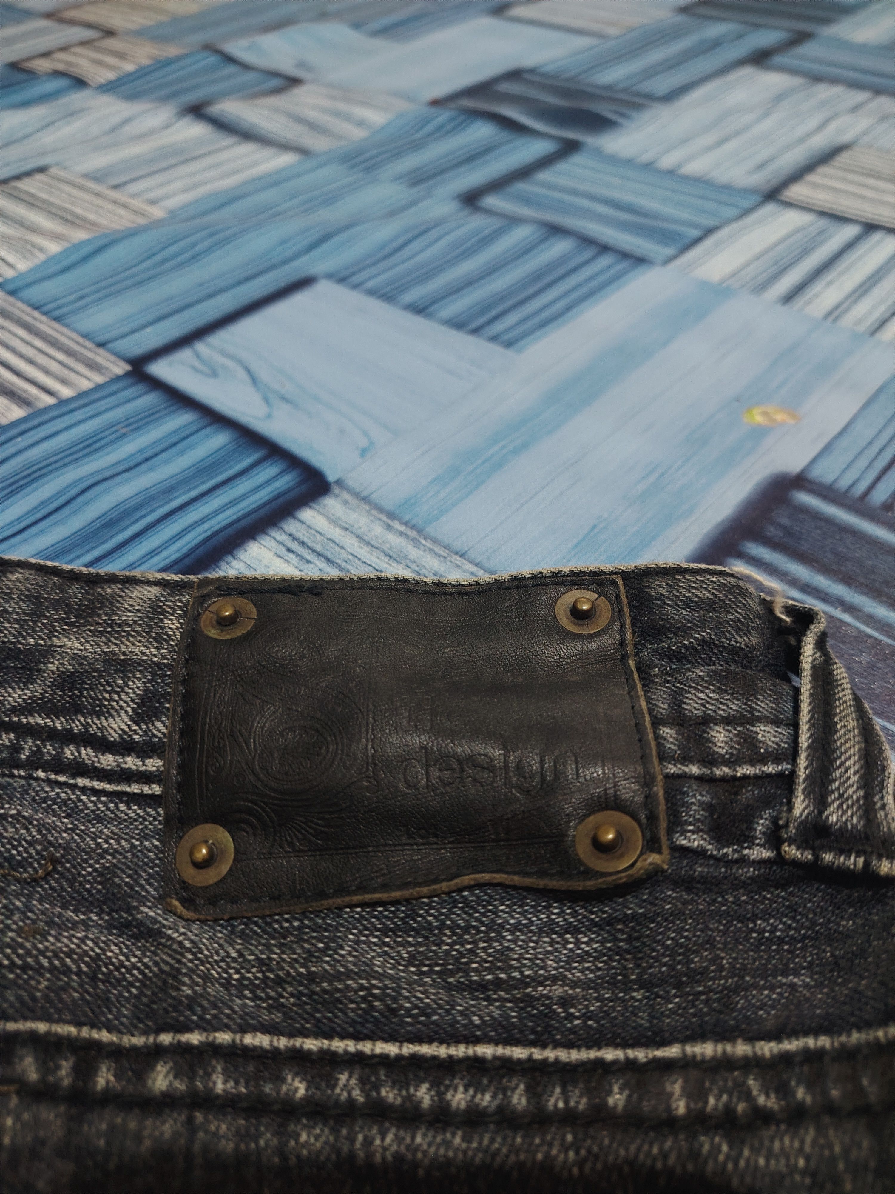 semanticdesign Semantic design Clawmark Studded Flared jeans Distress Jeans Size US 33 - 18 Thumbnail