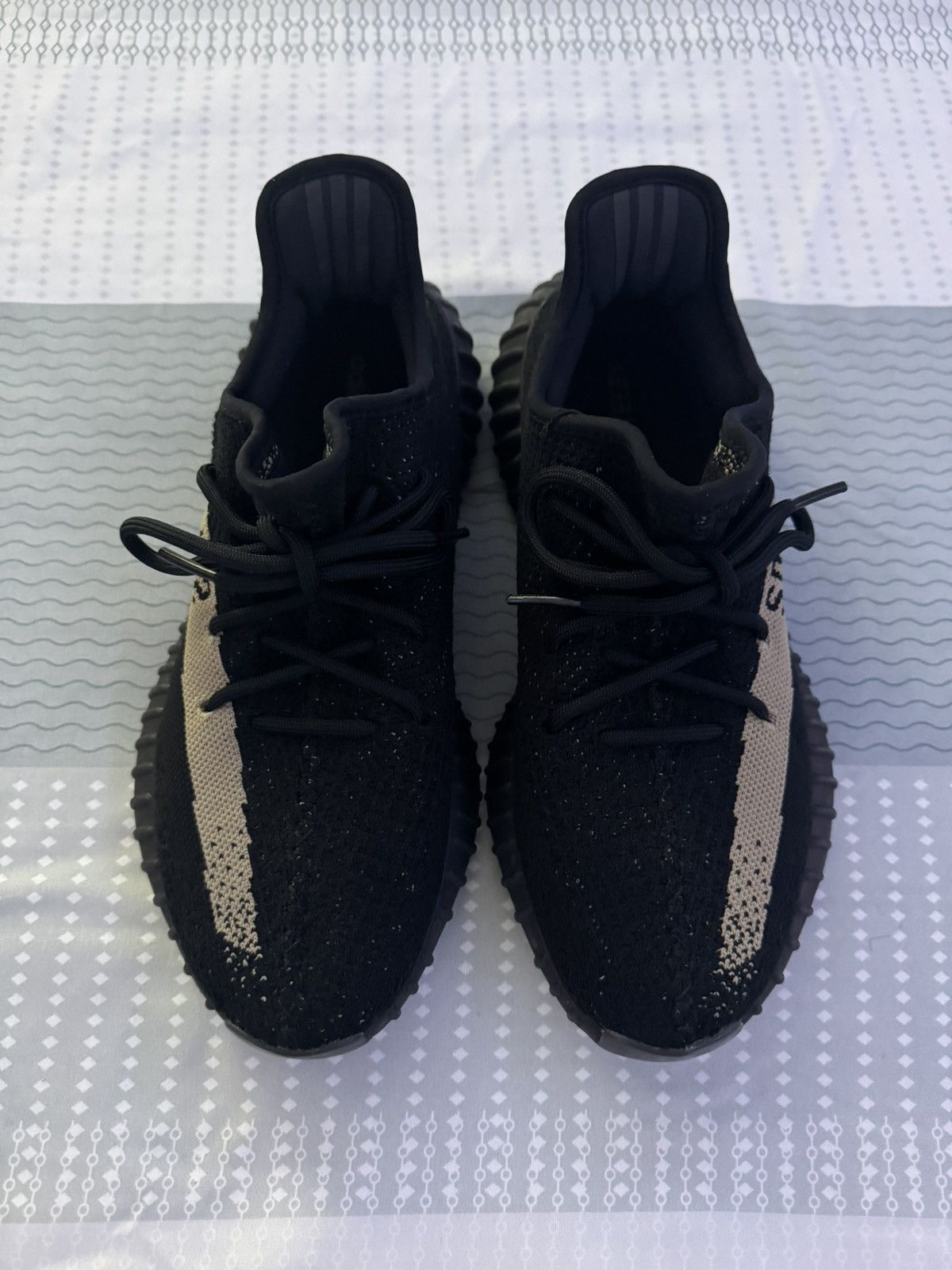 Yeezy YEEZY BOOST 350 CORE GREEN V2 Size US 9 / EU 42 - 3 Thumbnail