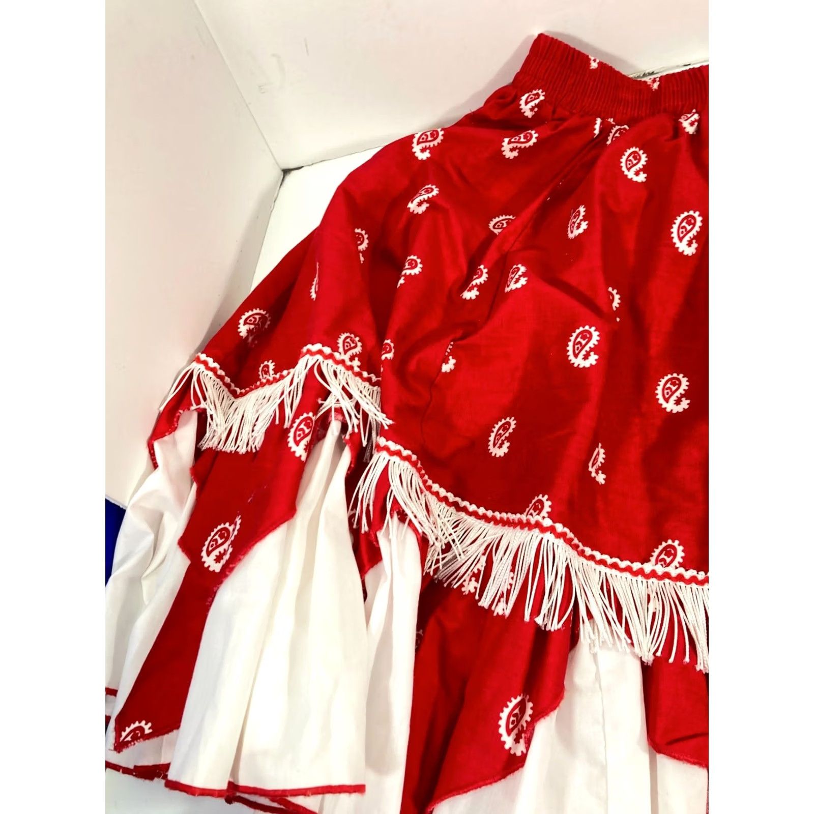 Vintage Jancy Fashions Bandana Mini Skirt Womens S Red White Elastic Waist Fringe Hem Skirt Short Classic Vintage No Size 28" / US 6 / IT 42 - 6 Thumbnail