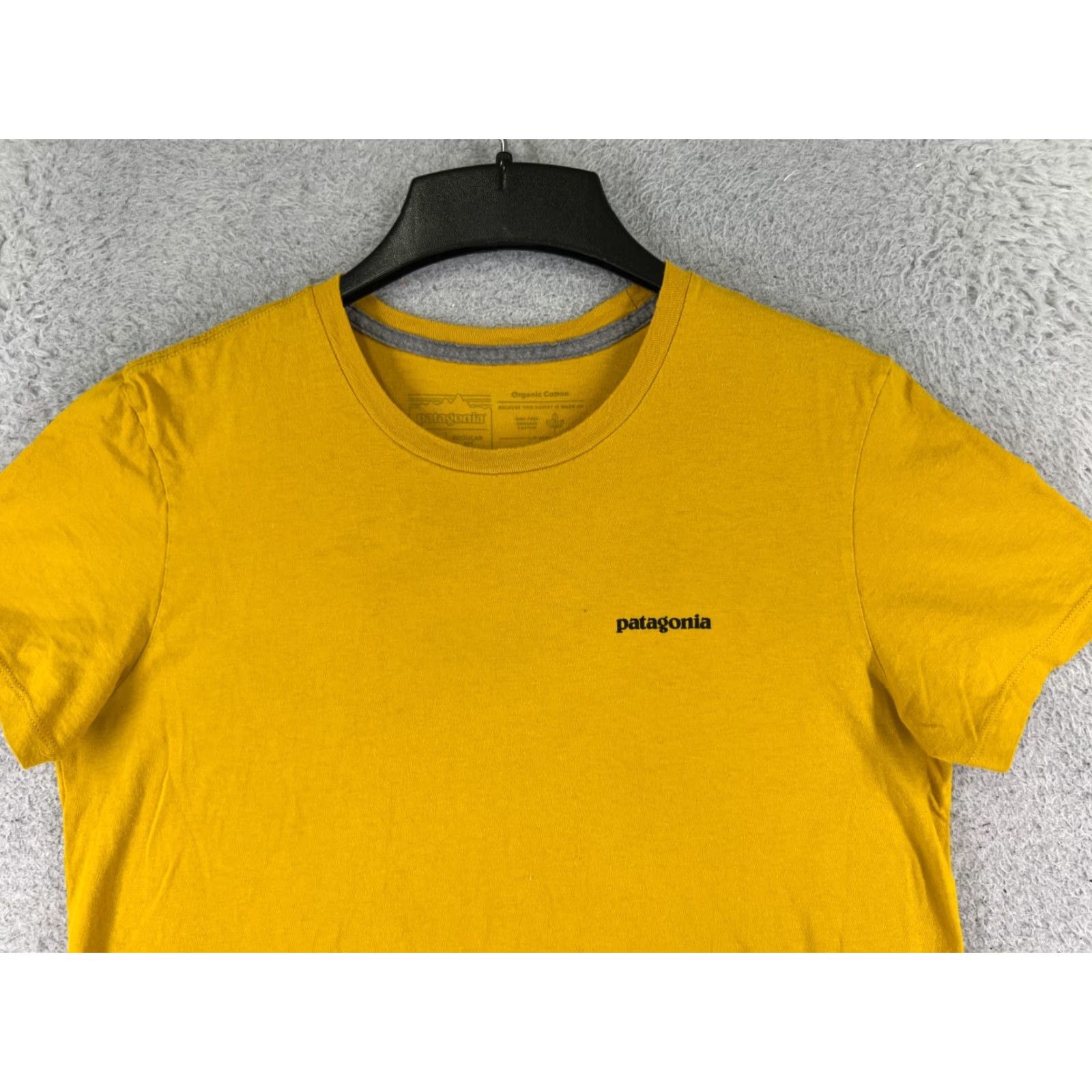 Patagonia Patagonia Shirt Men's Short Sleeve 100% Cotton Yellow Fitz Roy Print T-Shirt Small 100% Cotton USA Logo All Seasons Regular Fit Adult Size S Mens Size US S / EU 44-46 / 1 - 4 Thumbnail