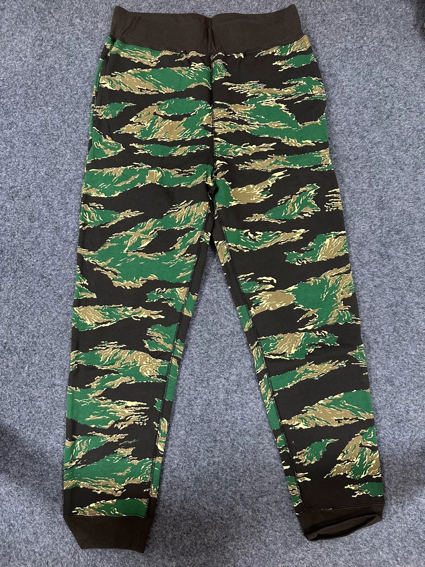 Bape Bape Multi Glow Pants Casual Designer Size US 32 / EU 48 - 1 Thumbnail