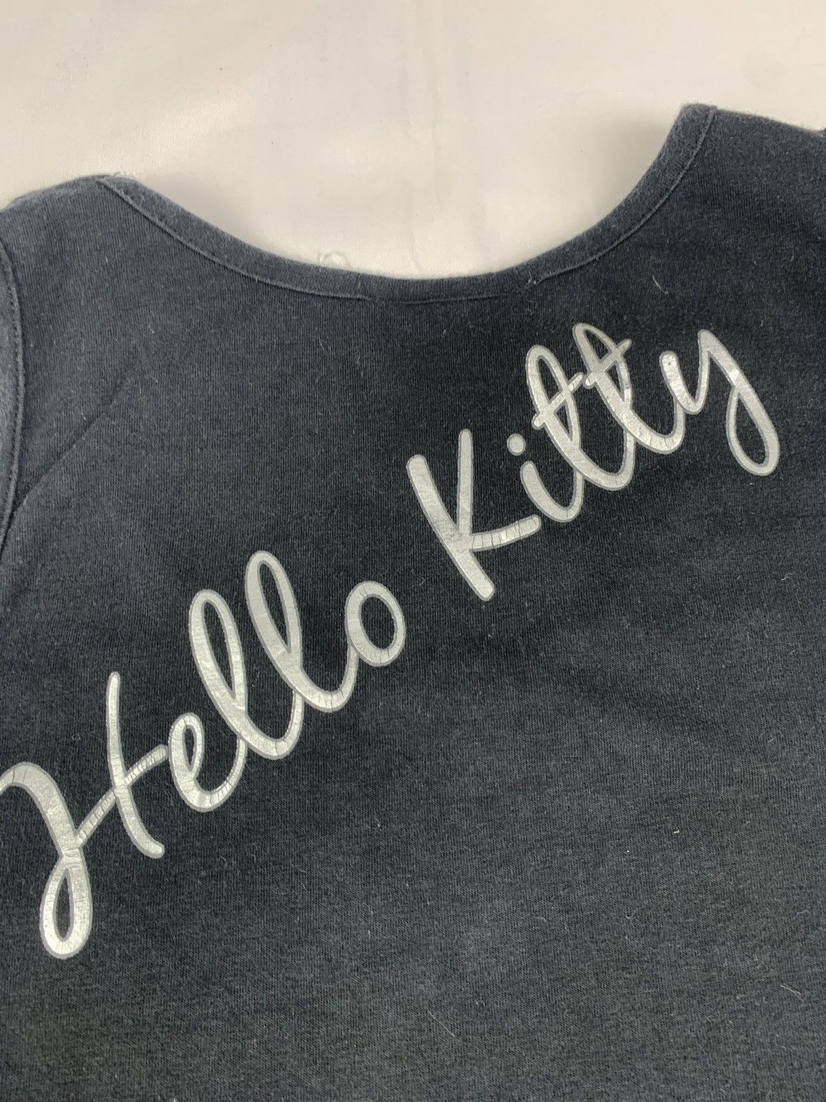 Anime 2005 Hello Kitty by Sanrio Big Silver Icon Graphic Tank Top Size S / US 4 / IT 40 - 7 Thumbnail