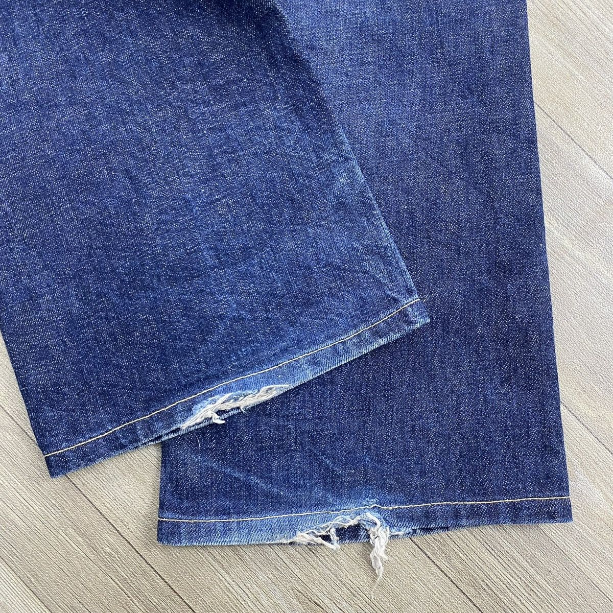 Levi's Vintage Clothing 1990s Vintage Levis 517 Bell Button Bootcut Flared Jeans Size US 31 - 14 Thumbnail