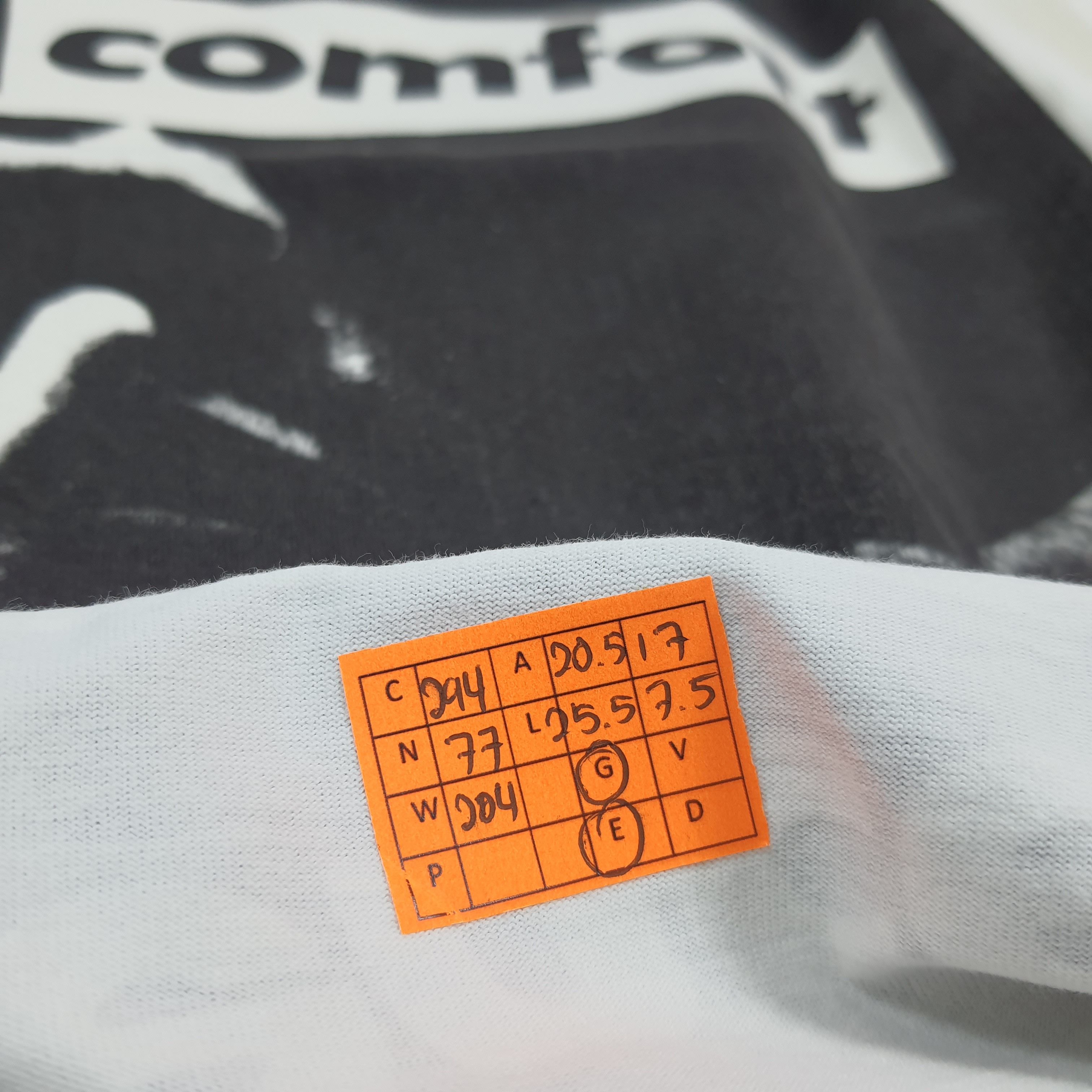 Barbara Kruger Vintage Barbara Kruger Designer Tshirt C294N77 Size US M / EU 48-50 / 2 - 8 Thumbnail