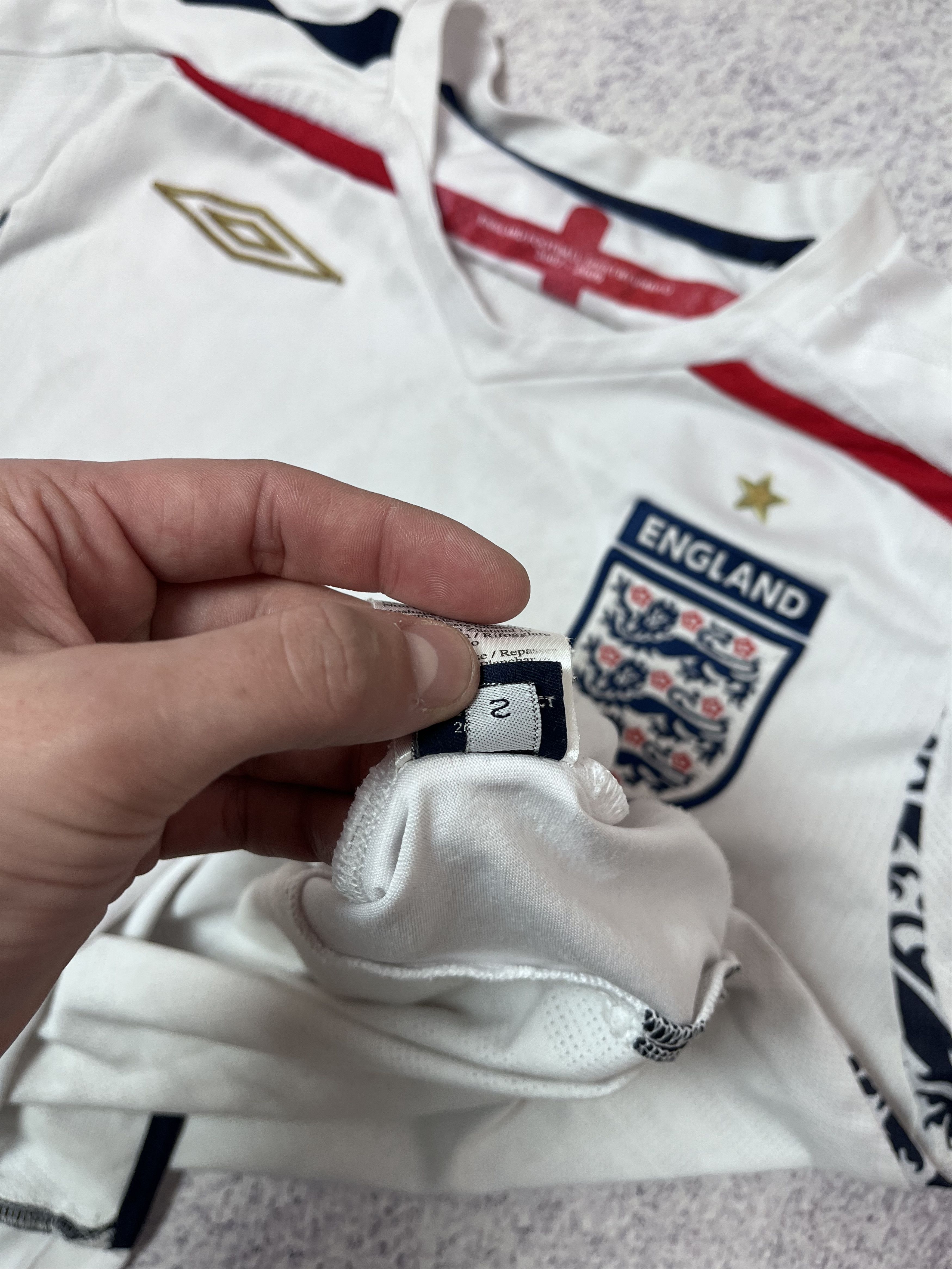 Umbro Vintage mens soccer jersey England Umbro size S Size US S / EU 44-46 / 1 - 13 Thumbnail
