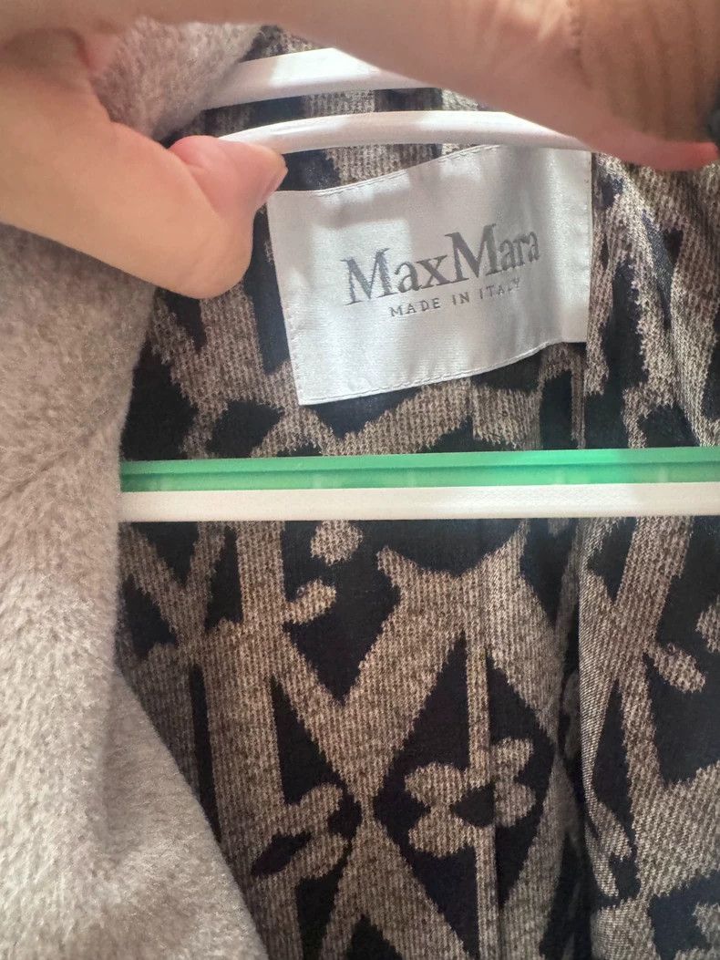 Max Mara Max Mara Coat Size M / US 6-8 / IT 42-44 - 1 Thumbnail