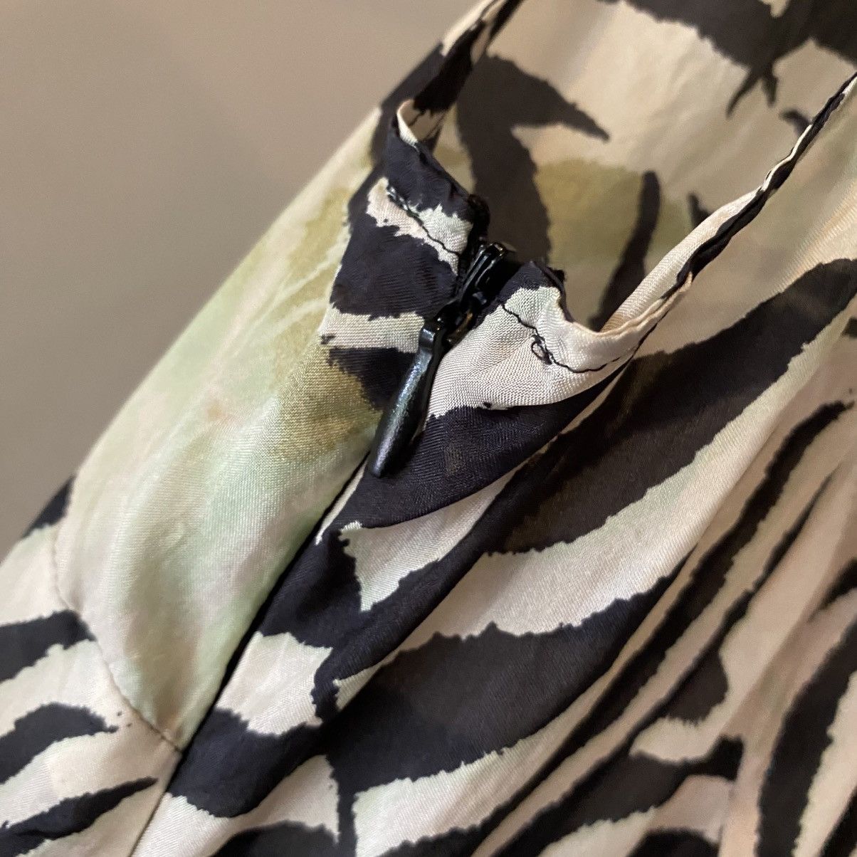 Max Mara MaxMara Zebra Print Sleeveless Bow Blouse Size M / US 6-8 / IT 42-44 - 25 Thumbnail