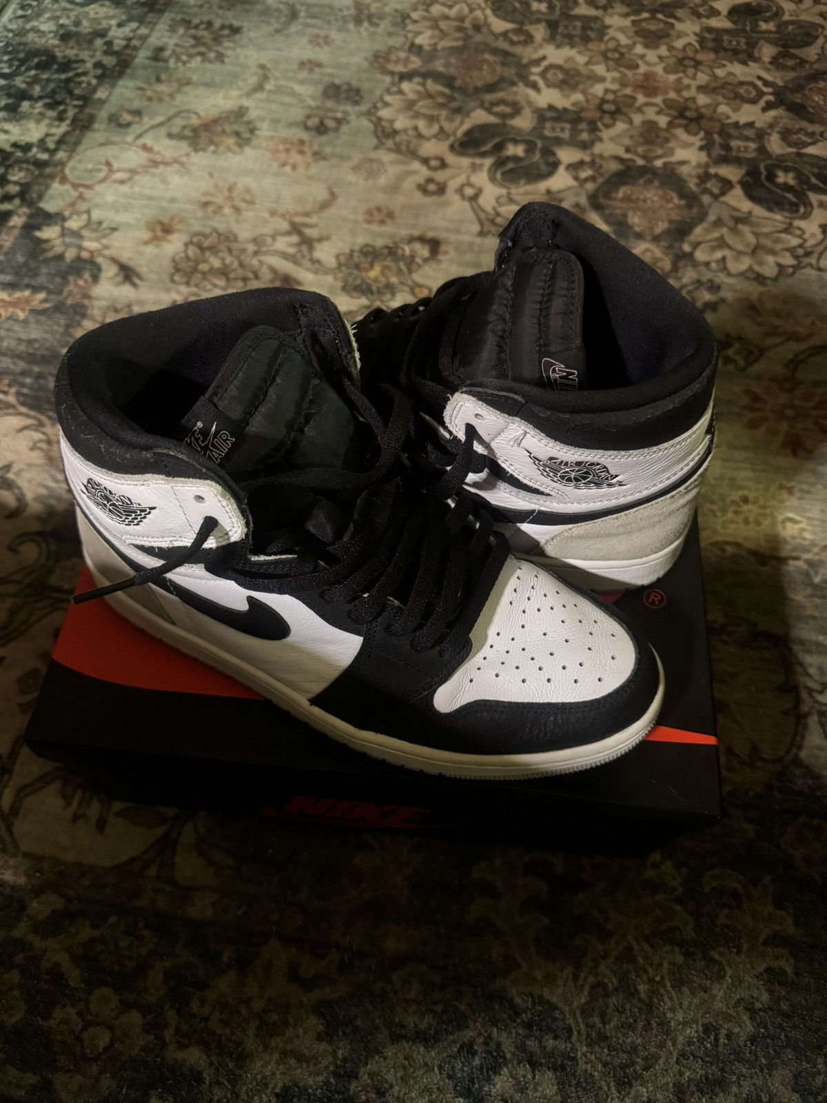 Jordan Brand Jordan 1s Bleach Coral Size US 9.5 / EU 42-43 - 3 Thumbnail