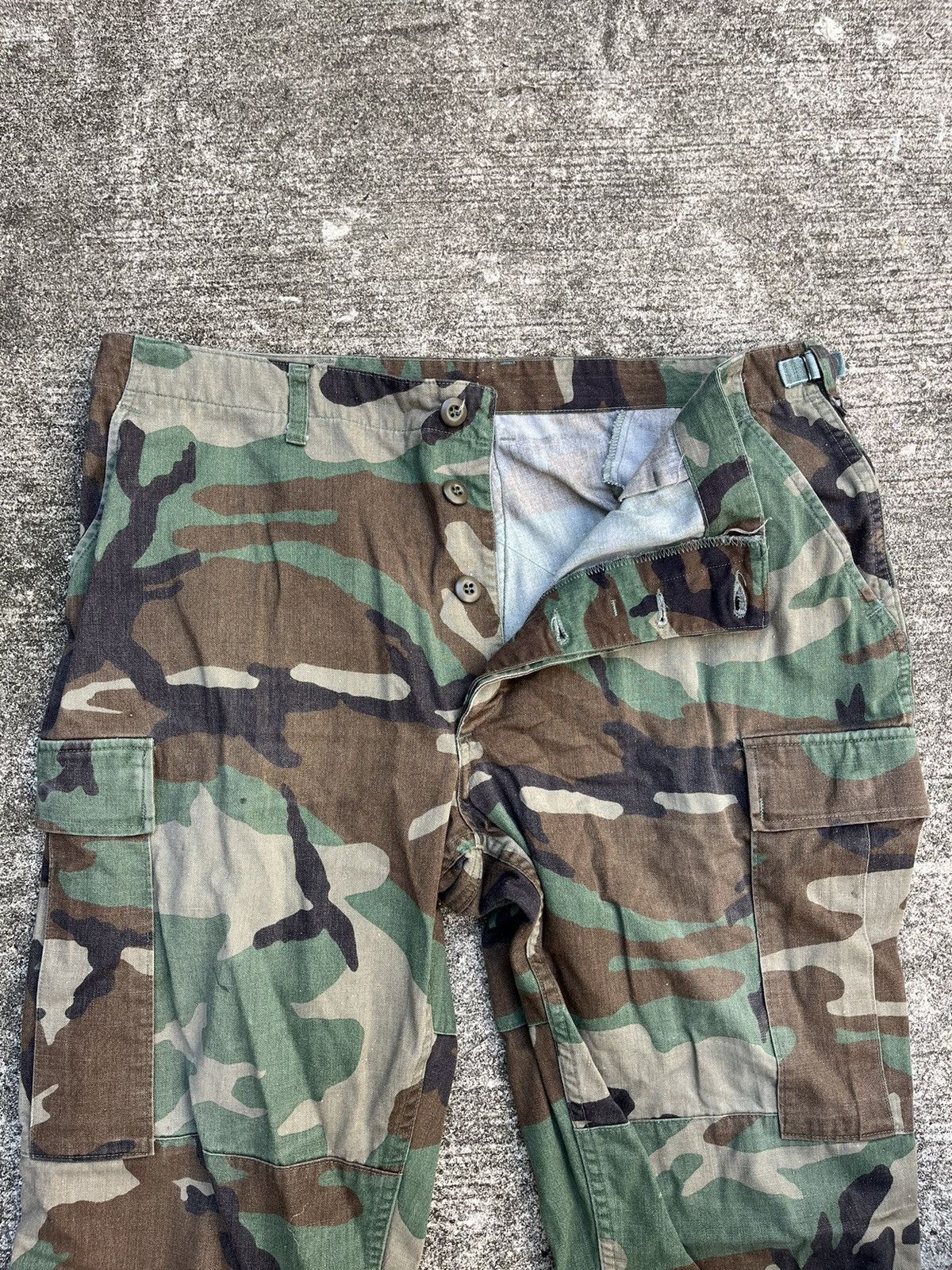 Vintage Woodland Camo Faded Military Cargo Pants Size US 31 - 2 Thumbnail