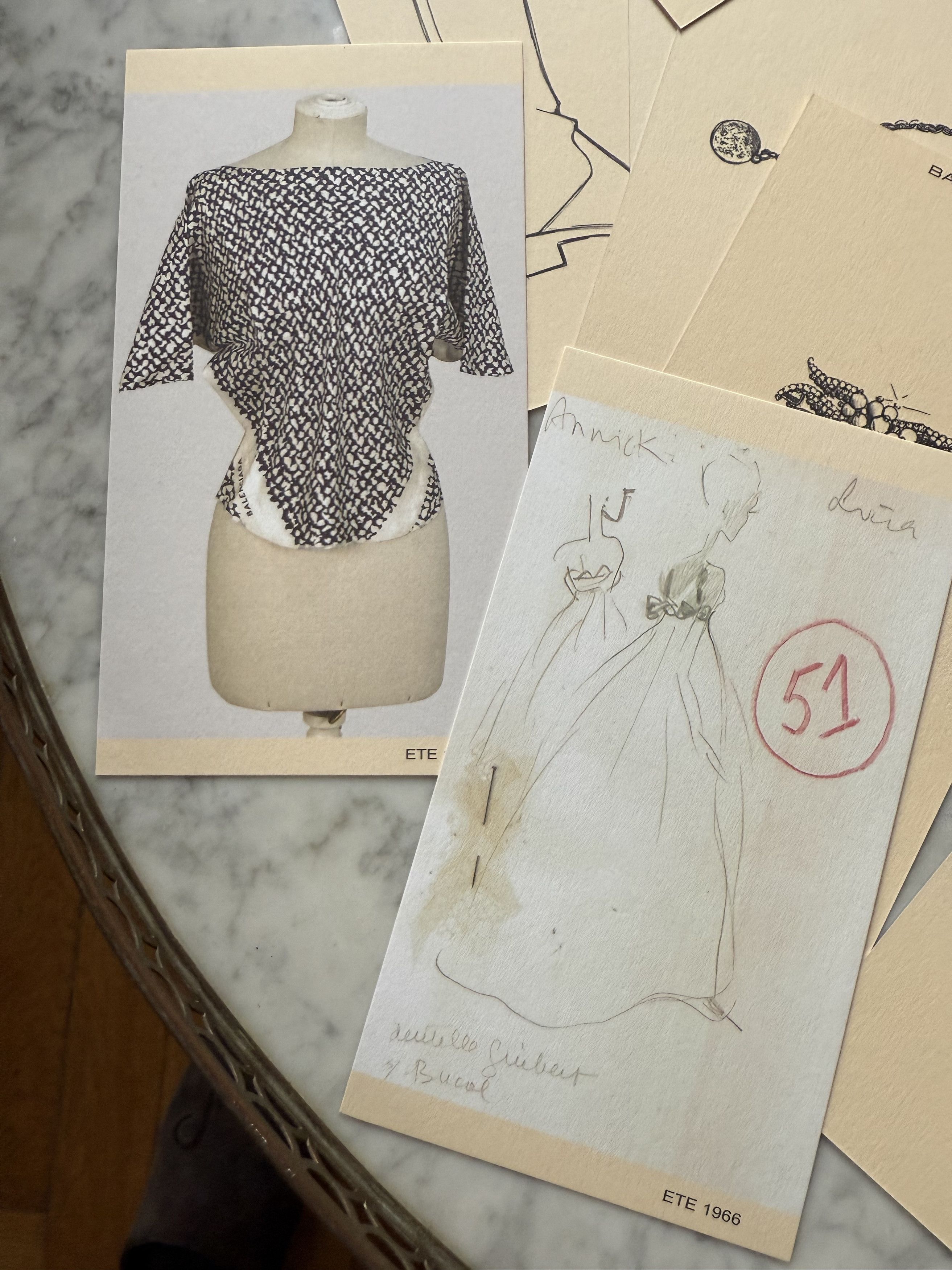 Balenciaga Balenciaga Fashion Booklet Edition -double face pictures Size ONE SIZE - 11 Thumbnail