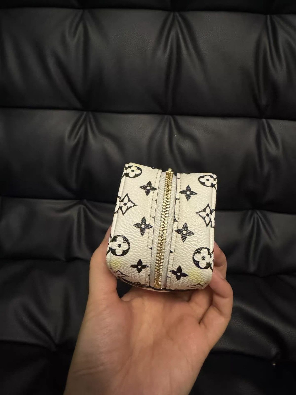 Louis Vuitton Louis Vuitton Monogram Giant Cube coin pouch bag Size ONE SIZE - 7 Thumbnail