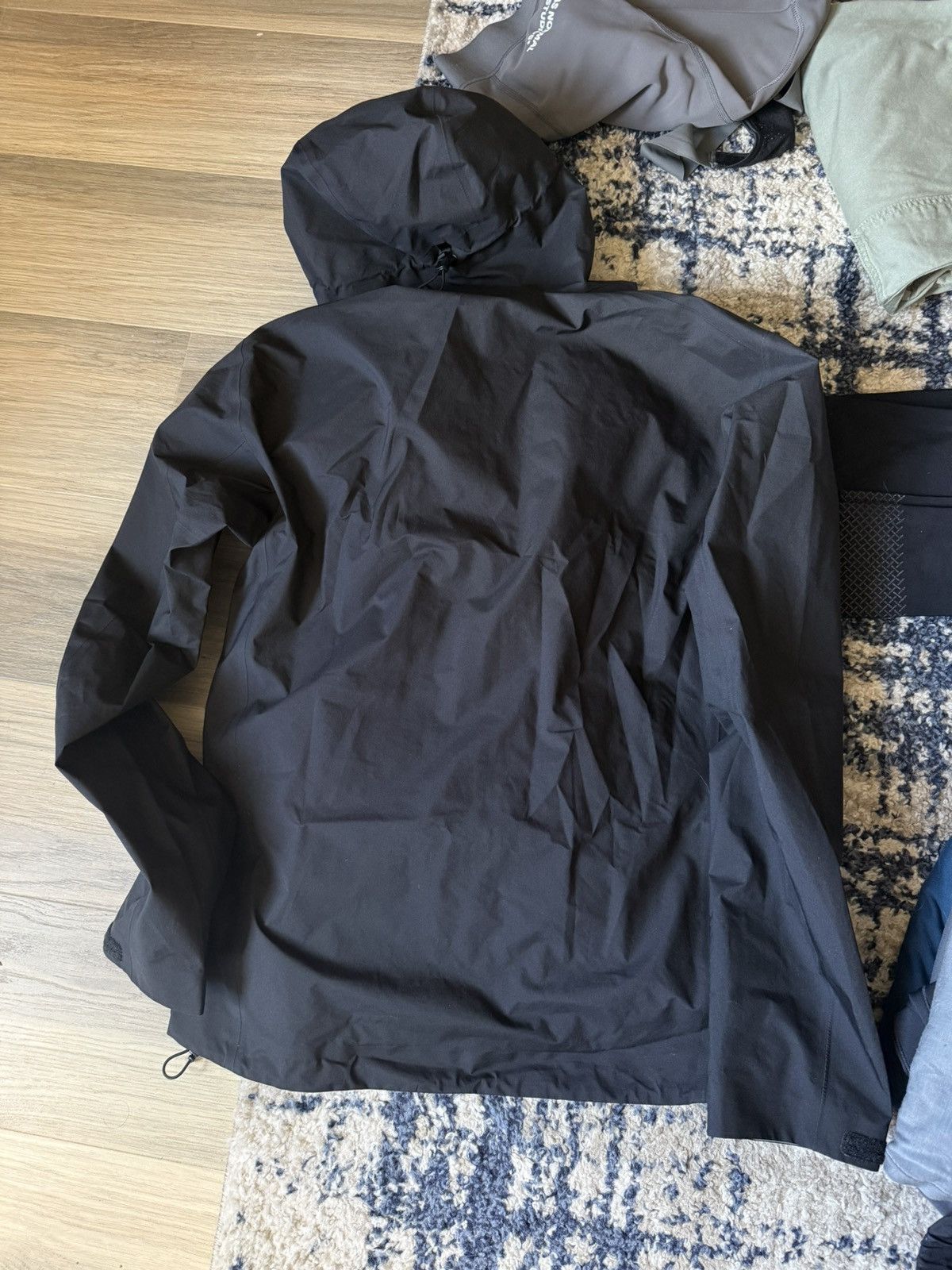 Arc'teryx Arc’teryx Beta Jacket Black/Gold 2022 Size US M / EU 48-50 / 2 - 5 Thumbnail