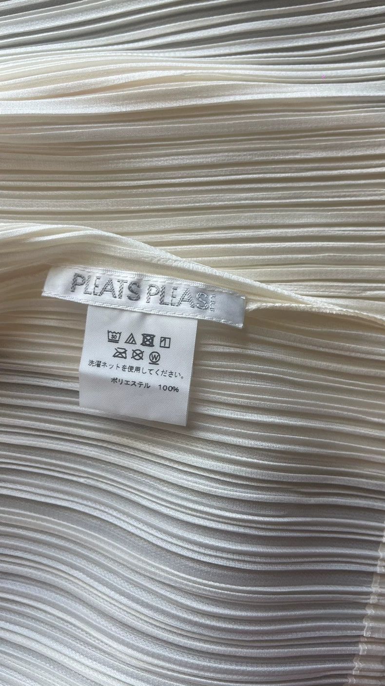 Issey Miyake Issey Miyake size:3 Beige pleated coat Size XS / US 0-2 / IT 36-38 - 3 Thumbnail