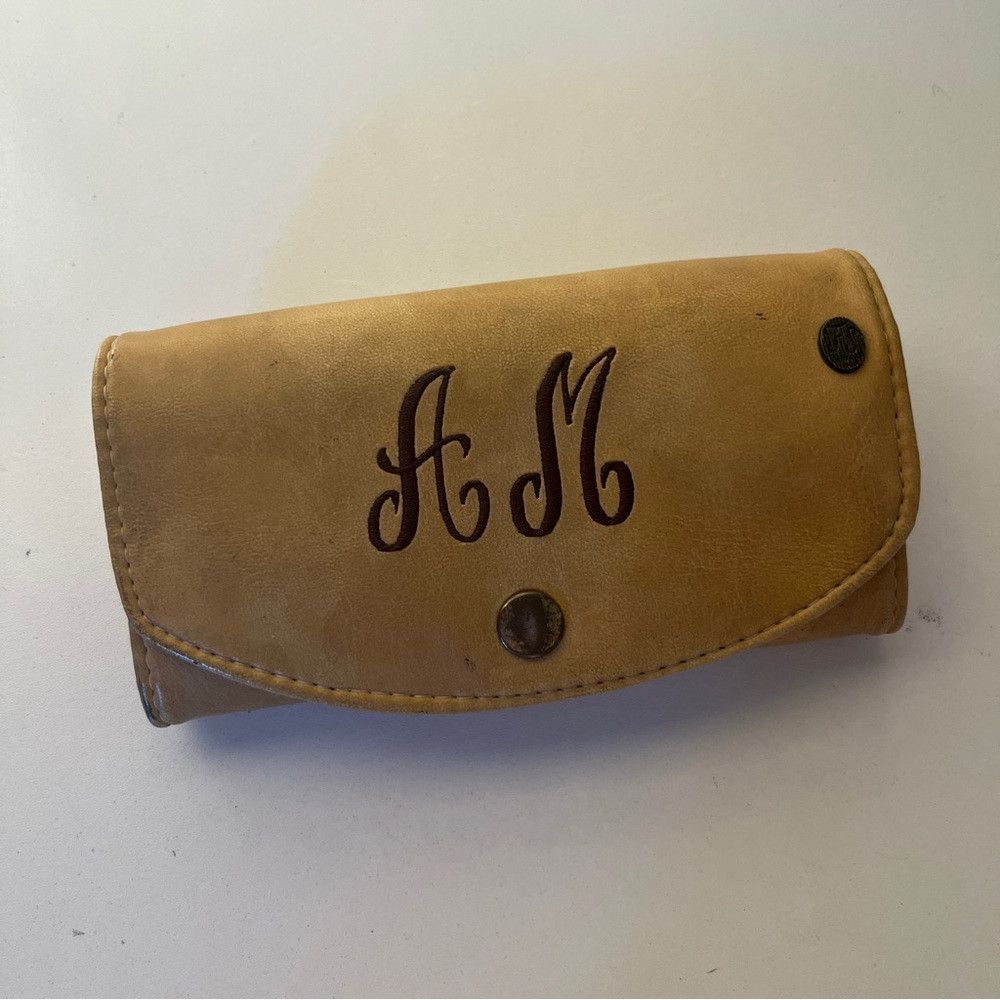 The Unbranded Brand Monogrammed A M Leather Billfold Wallet Clutch Tan Brown Size ONE SIZE - 1 Thumbnail