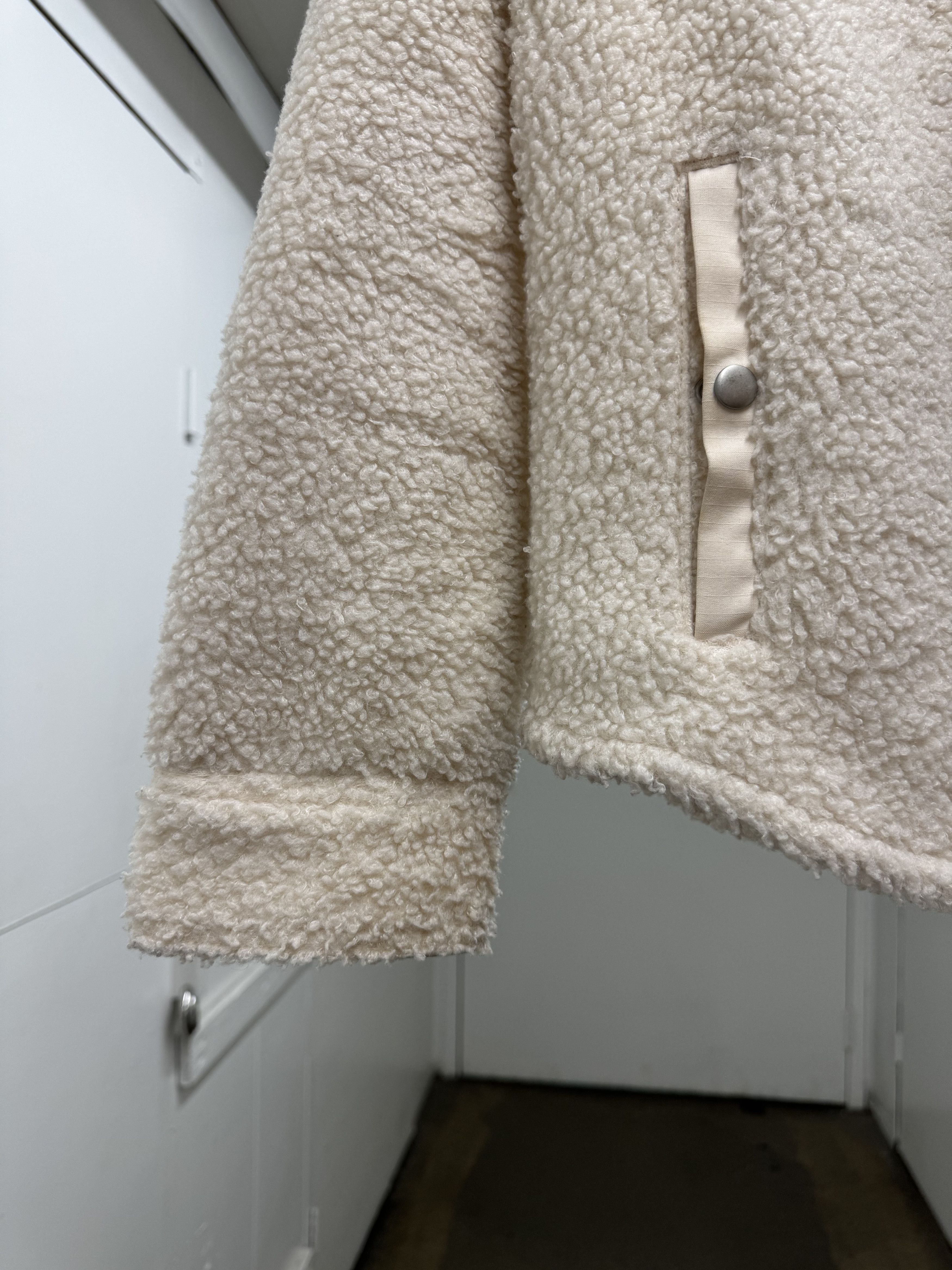 Other Goodfellow and Co Faux Shearling Fleece Cream Shirt Jacket Size US M / EU 48-50 / 2 - 4 Thumbnail