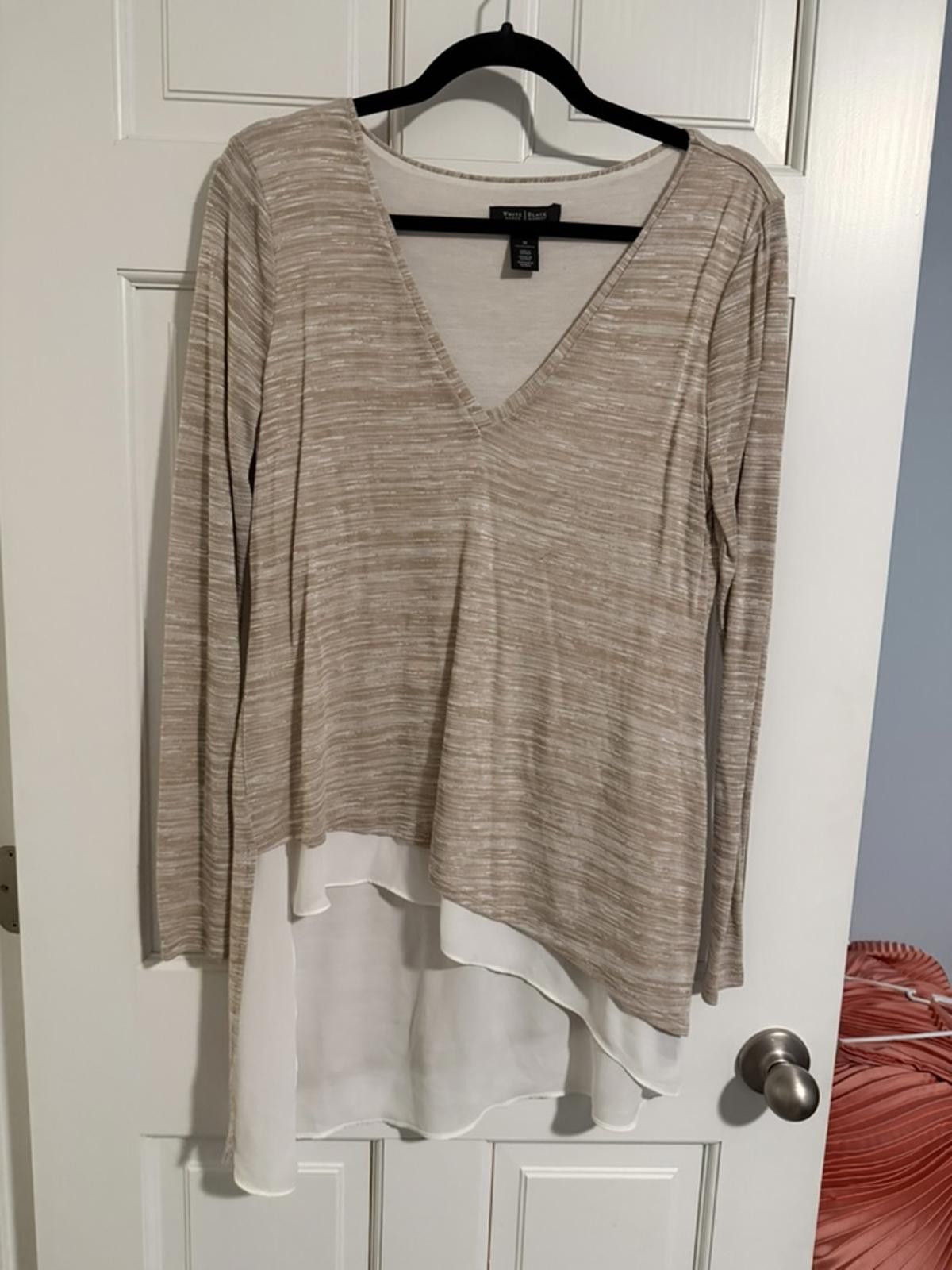 Other White House Black Market Brown and Cream Layered V-Neck Med Size M / US 6-8 / IT 42-44 - 2 Thumbnail