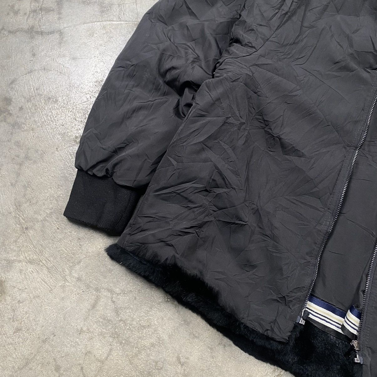 If Six Was Nine × Japanese Brand × Le Grande Bleu (L.G.B.) Faux Fur Bondage Zipless Crop Bomber Jacket Size M / US 6-8 / IT 42-44 - 3 Thumbnail