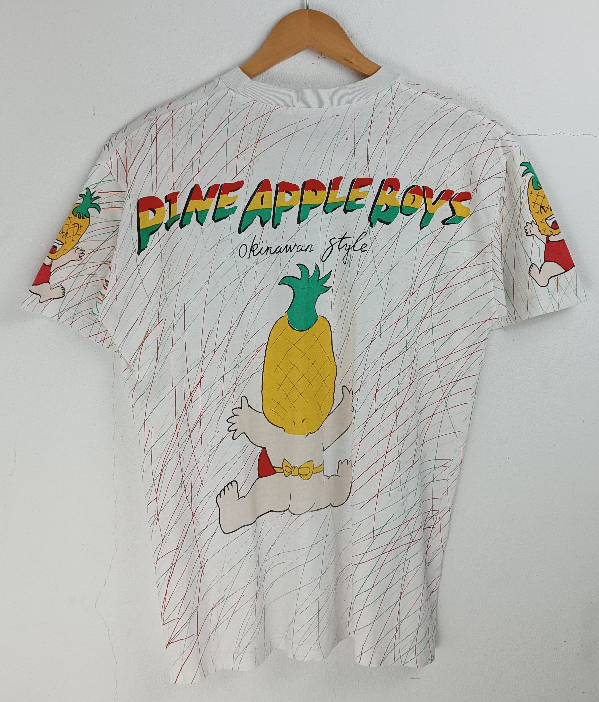Anime VINTAGE 90'S PINNEAPPLE BOY AOP OKINAWA JAPAN TEE VERY RARE Size US M / EU 48-50 / 2 - 4 Thumbnail