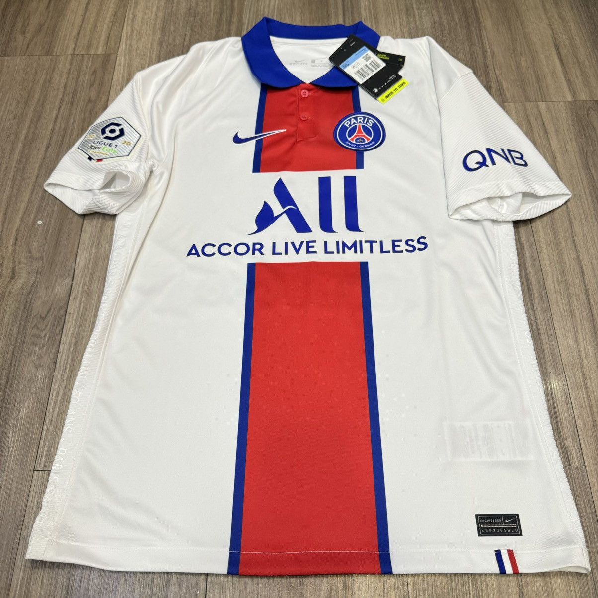 Nike PSG 20/21 away shirt #7 Mbappe (bnwt) Size US M / EU 48-50 / 2 - 1 Thumbnail