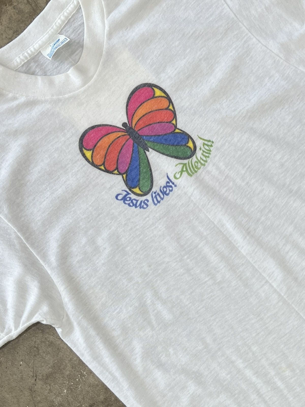 Vintage Vintage Butterfly Jesus Lives Religious Tee Large Size US L / EU 52-54 / 3 - 1 Thumbnail