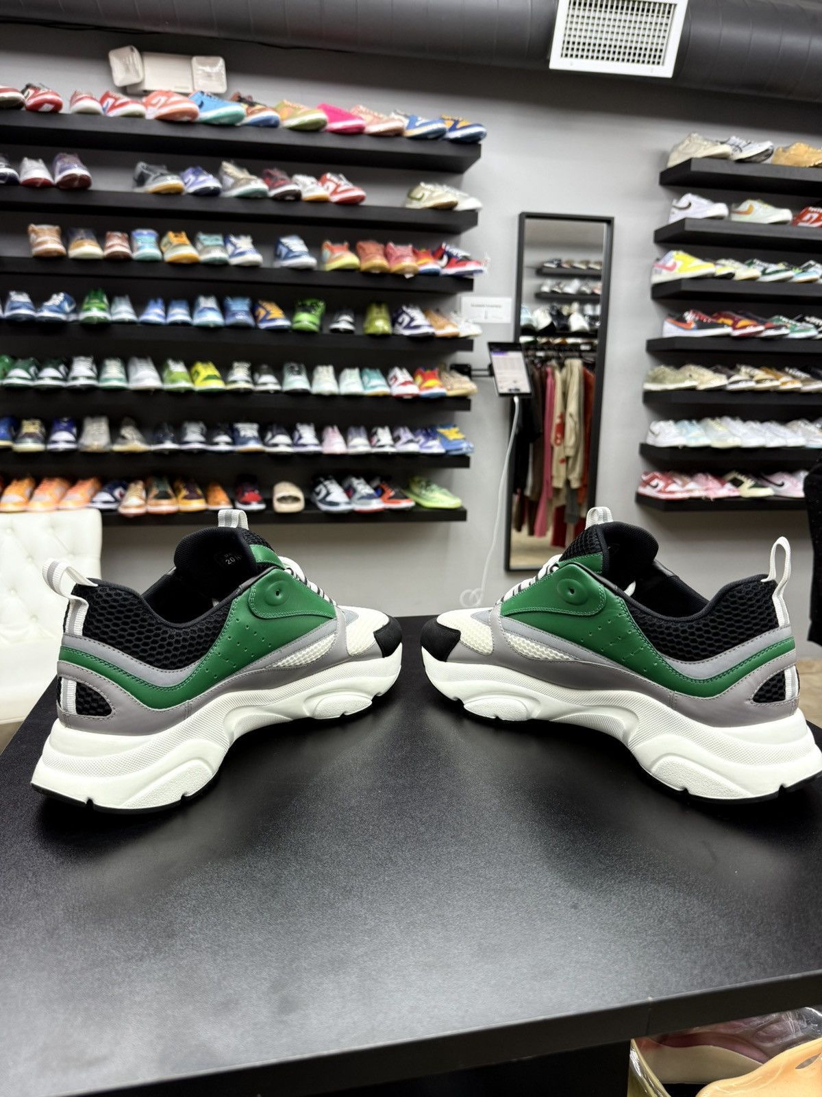 Dior AUTHENTIC Dior B22 white Green size 47 / 14US Size US 14 / EU 47 - 13 Thumbnail