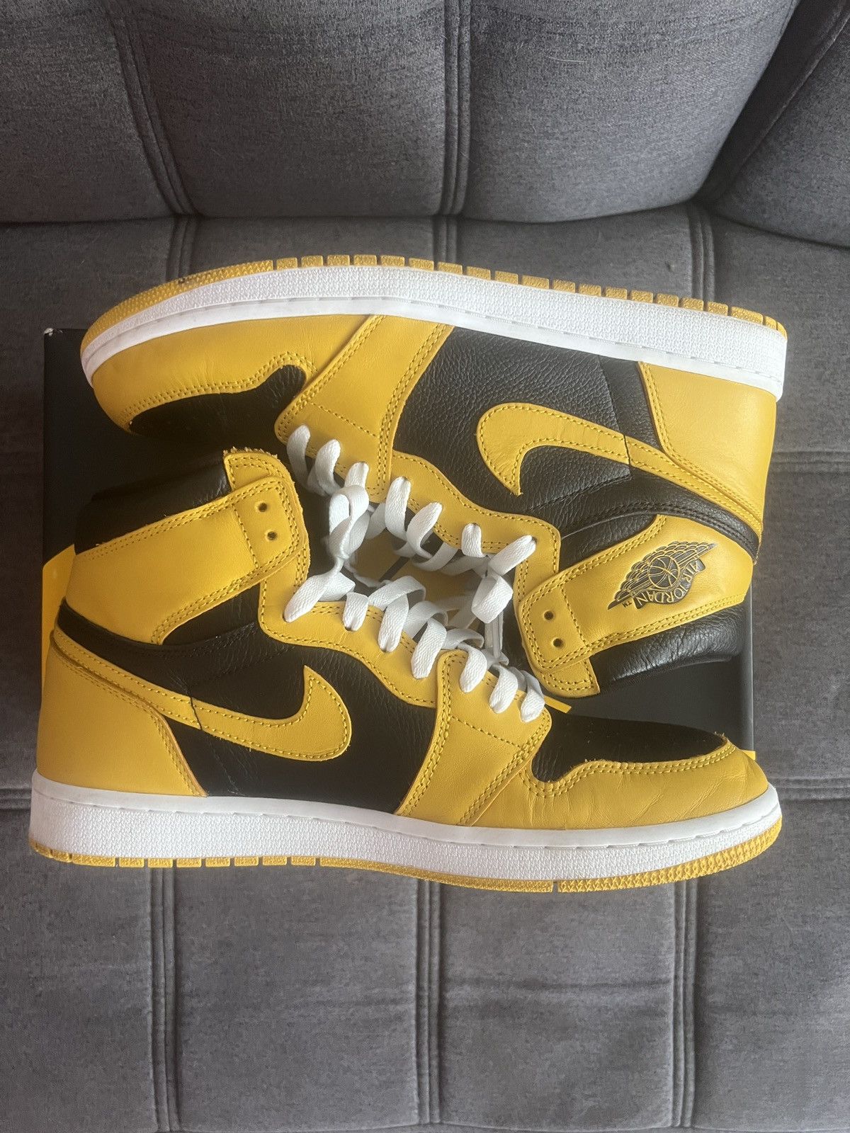 Jordan Brand Air Jordan 1 retro high OG ‘pollen’ Size US 11 / EU 44 - 2 Thumbnail