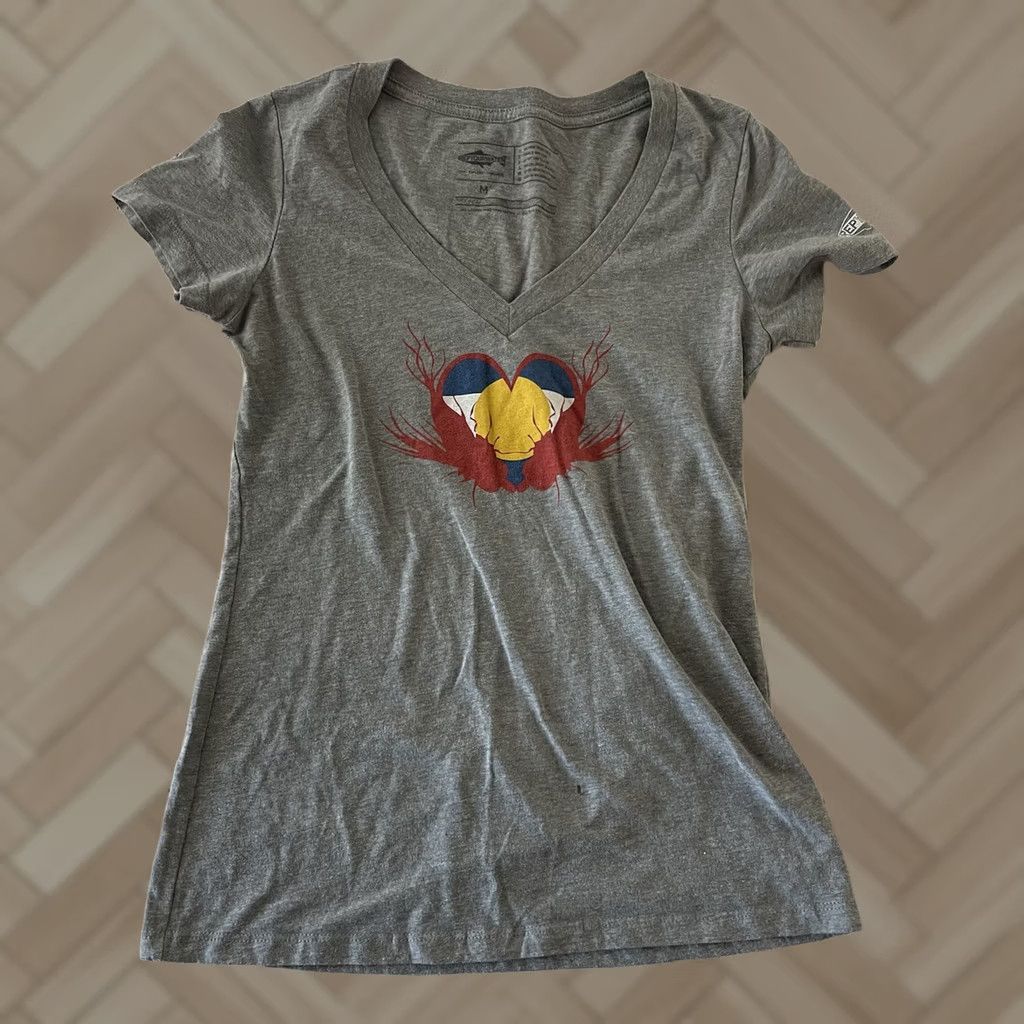 Vintage RepYourWater V-Neck T Shirt Women’s Medium Gray Short Sleeve Fishing Shirt Size M / US 6-8 / IT 42-44 - 1 Thumbnail