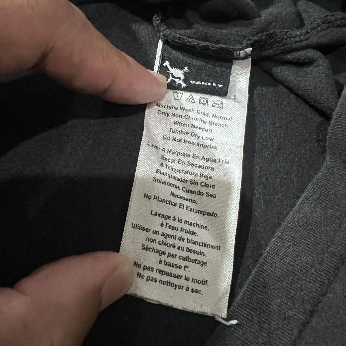 Oakley Vintage Y2K Oakley T Shirt Sun Faded Size US M / EU 48-50 / 2 - 4 Thumbnail
