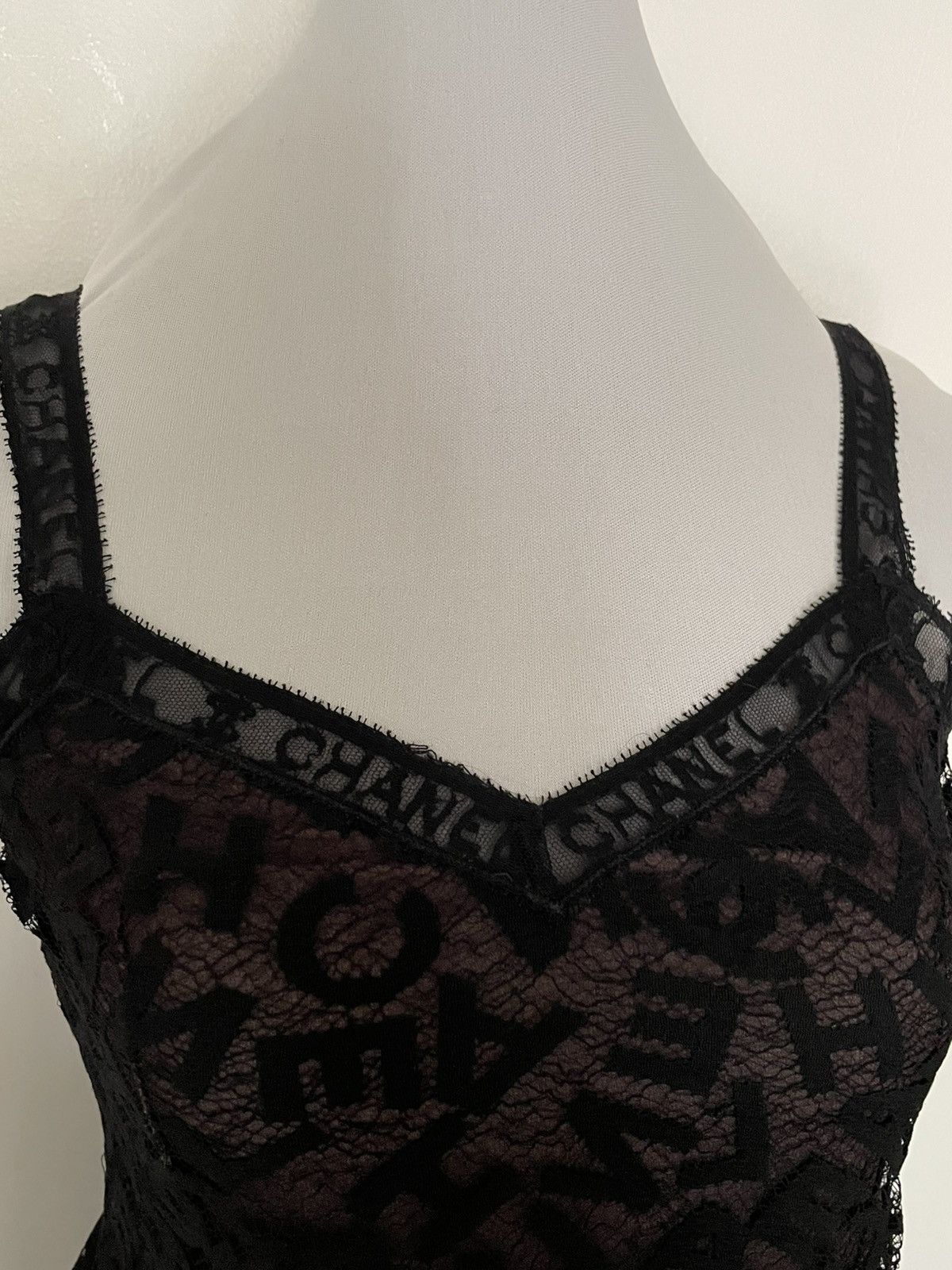Chanel CHANEL SET TOP AND SKIRT LOGO CC MONOGRAM Size 27" / US 4 / IT 40 - 4 Thumbnail