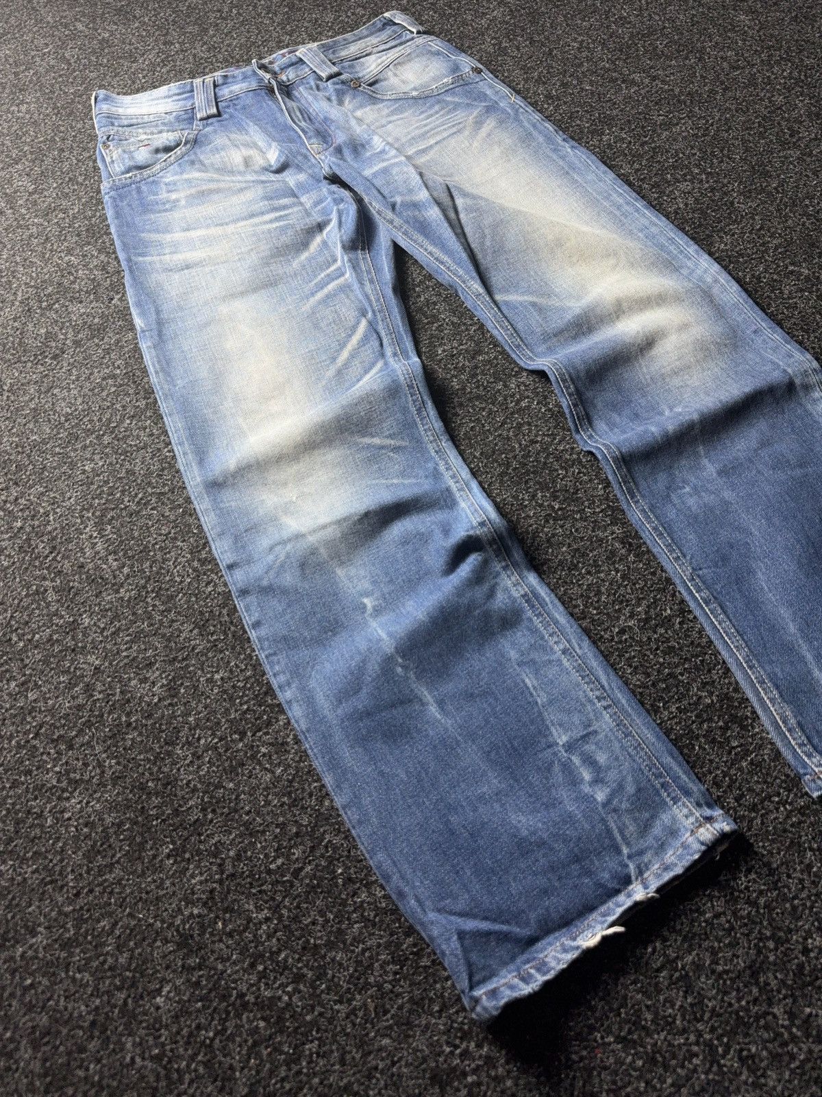 Tommy Hilfiger 00s Y2K Hilfiger Denim Y2K Vintage Faded Straight Jeans Size US 32 / EU 48 - 2 Thumbnail