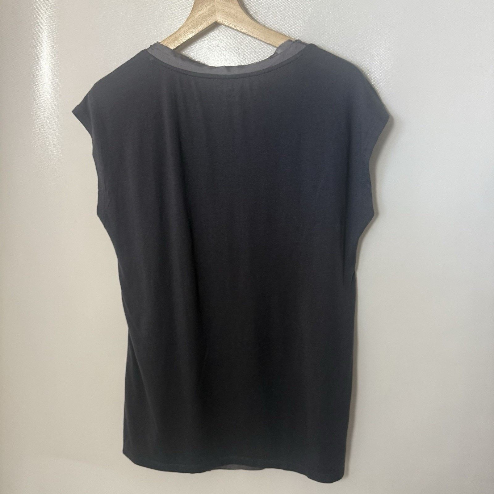 Loft Loft Top Gray Sleeveless Mixed Media Satin Career Academia Size L / US 10 / IT 46 - 2 Thumbnail
