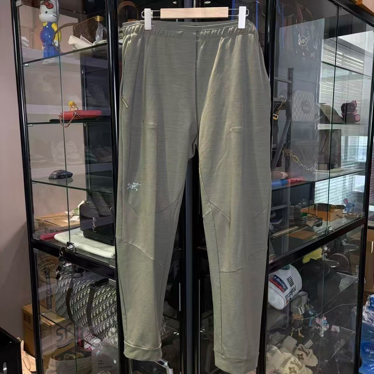 Arc'teryx Arc'teryx Retro Green Sweatpants 36 Men Size US 36 / EU 52 - 1 Thumbnail