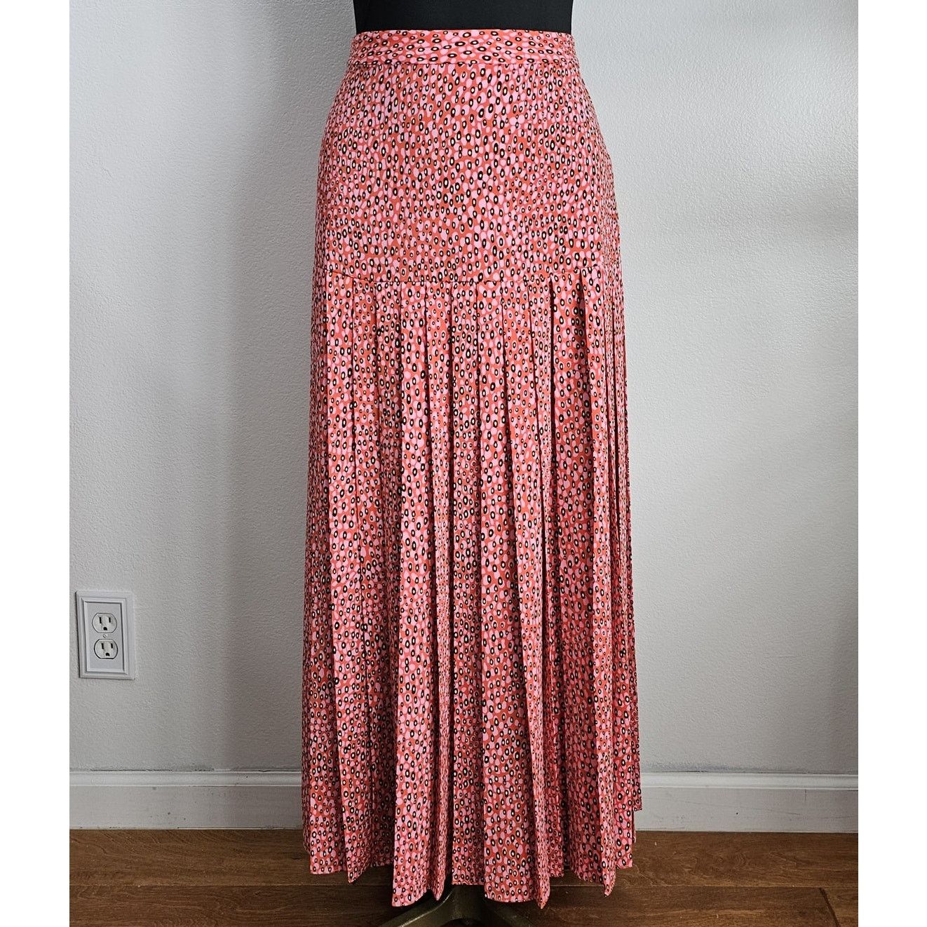 Ted Baker MINT Ted Baker Pleated Side Slit Zandi Midi Skirt 0 (2-XS) Size 25" / US 0 / IT 36 - 4 Thumbnail