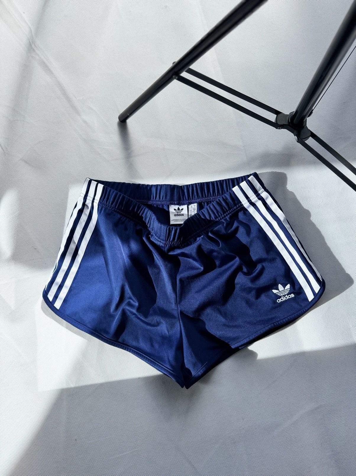 Adidas × Vintage Vintage Y2K Adidas Pinterest Mini Shorts Streetwear 90s Size US 32 / EU 48 - 3 Thumbnail