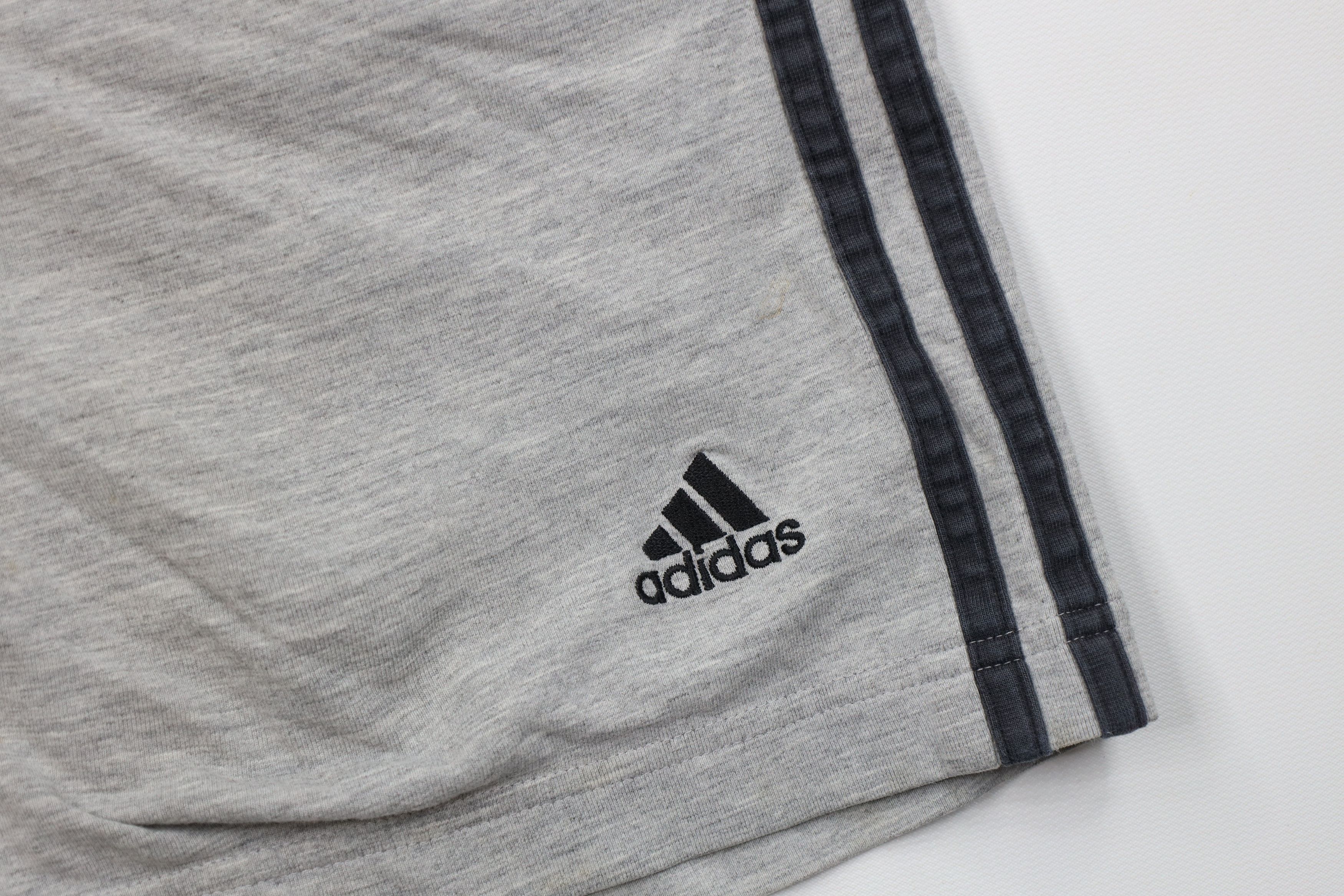 Adidas Vintage Y2K 2004 Adidas Spell Striped Above Knee Shorts Gray Size US 34 / EU 50 - 5 Thumbnail