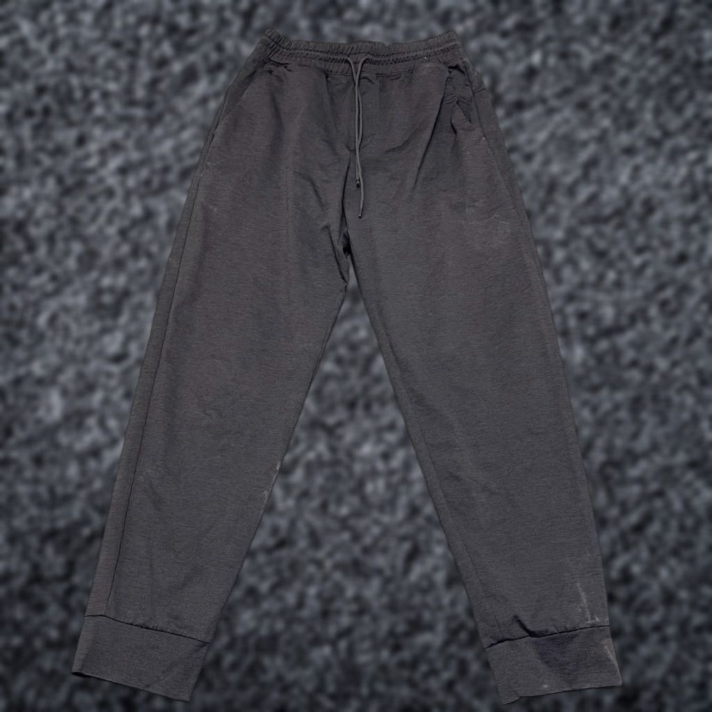 Uniqlo Uniqlo Pants Womens M Black Ultra Stretch Jogger Drawstring Tapered Size 32" / US 10 / IT 46 - 1 Thumbnail