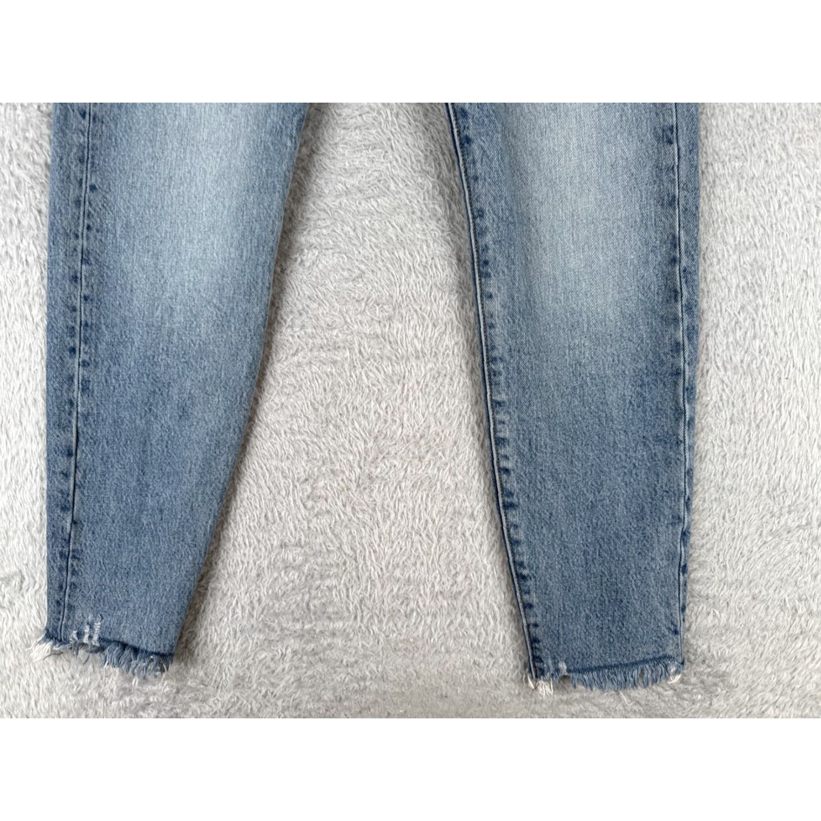 Levi's Levi's Wedgie Fit Jeans Womens 26 Blue Denim Distressed Raw Hem 26x26 Size 26" / US 2 / IT 38 - 2 Thumbnail