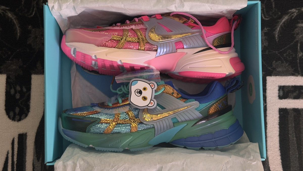 Nike Nike Doernbecher V2K Run - Khovny Vignery - 10.5M/12W Size US 10.5 / EU 43-44 - 1 Thumbnail