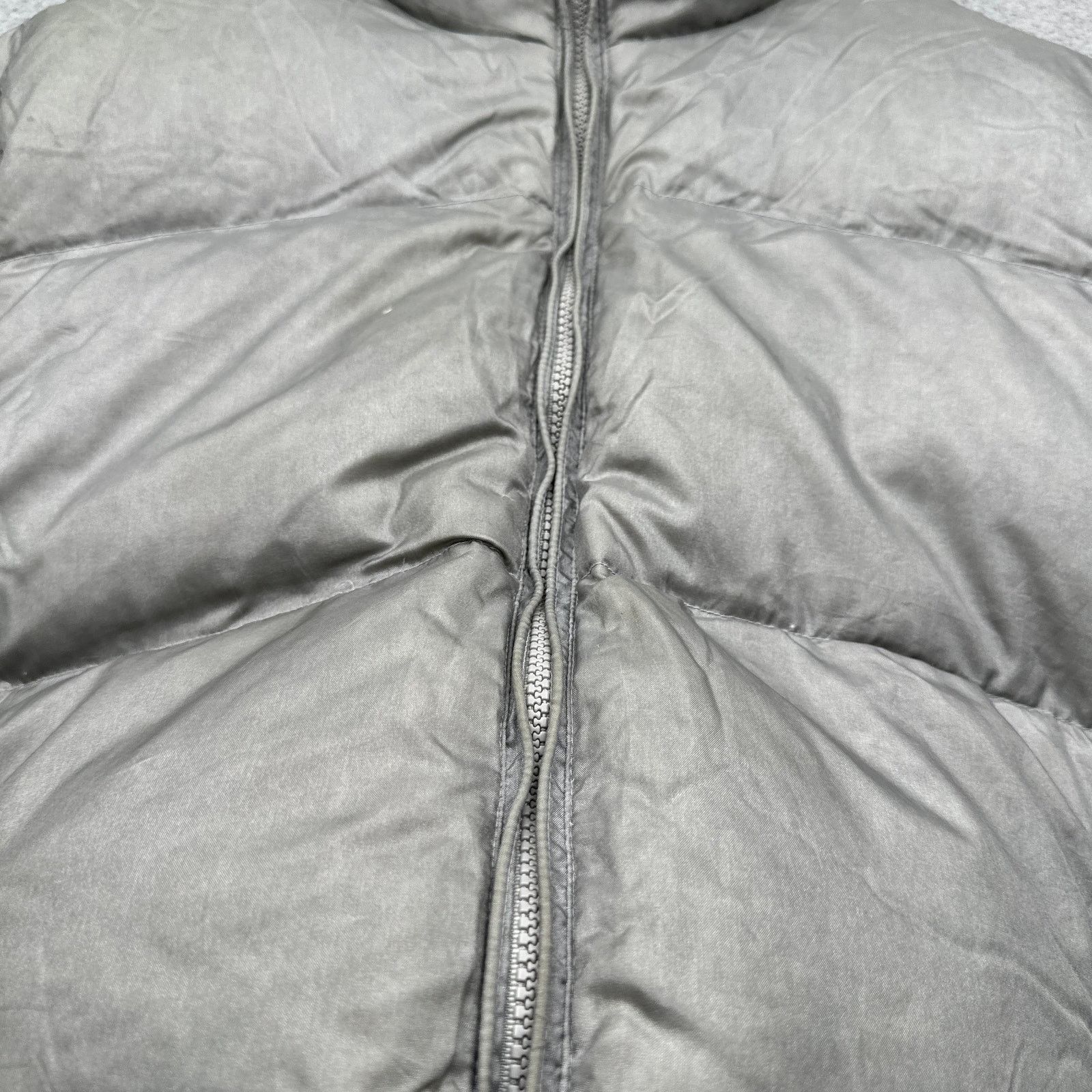 Calvin Klein Vintage Calvin Klein Down Puffer Jacket Gray XL STAINED Size US XL / EU 56 / 4 - 14 Thumbnail