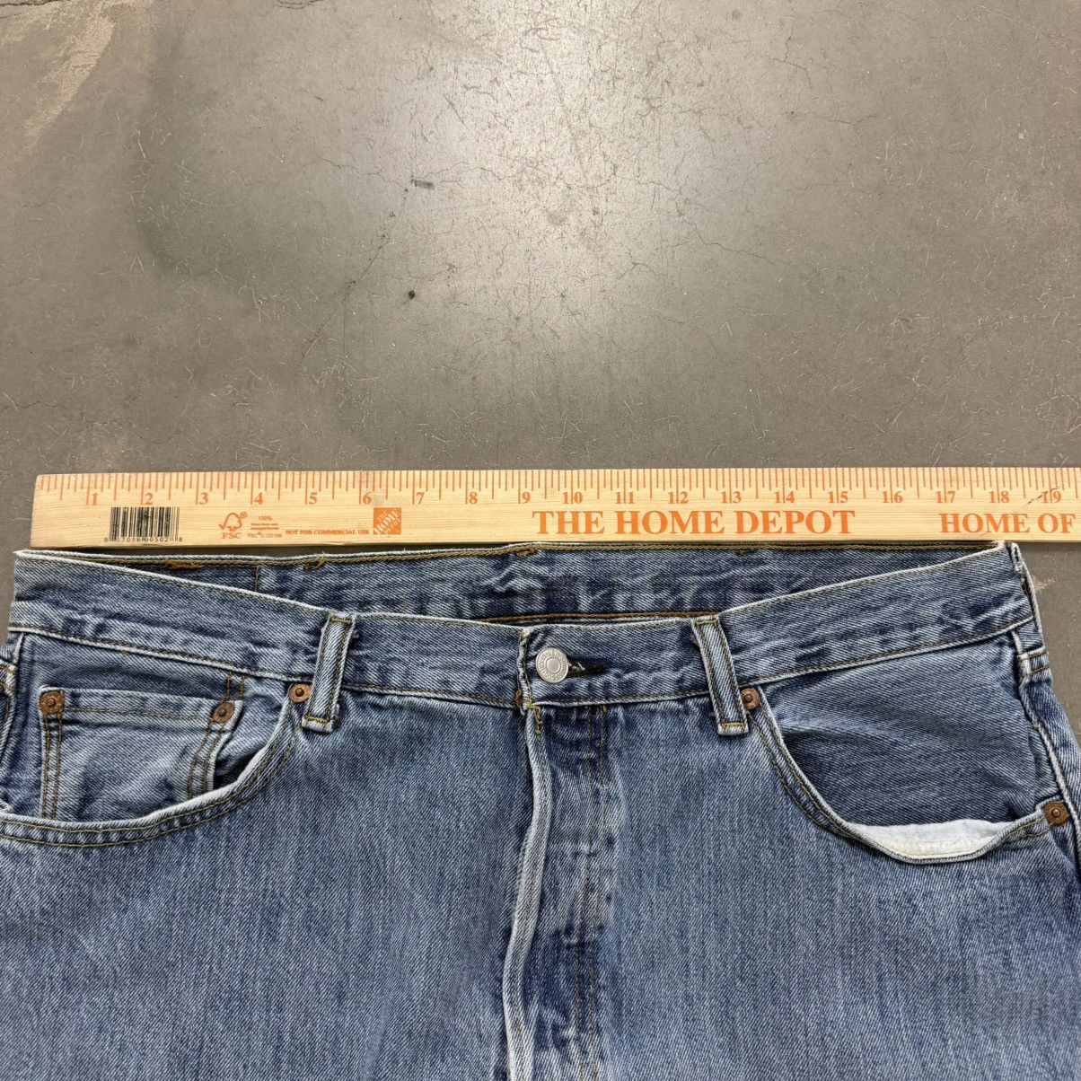 Levi's Levi’s 501 Straight Leg Jeans Light Wash 38x30 Size US 38 / EU 54 - 5 Thumbnail