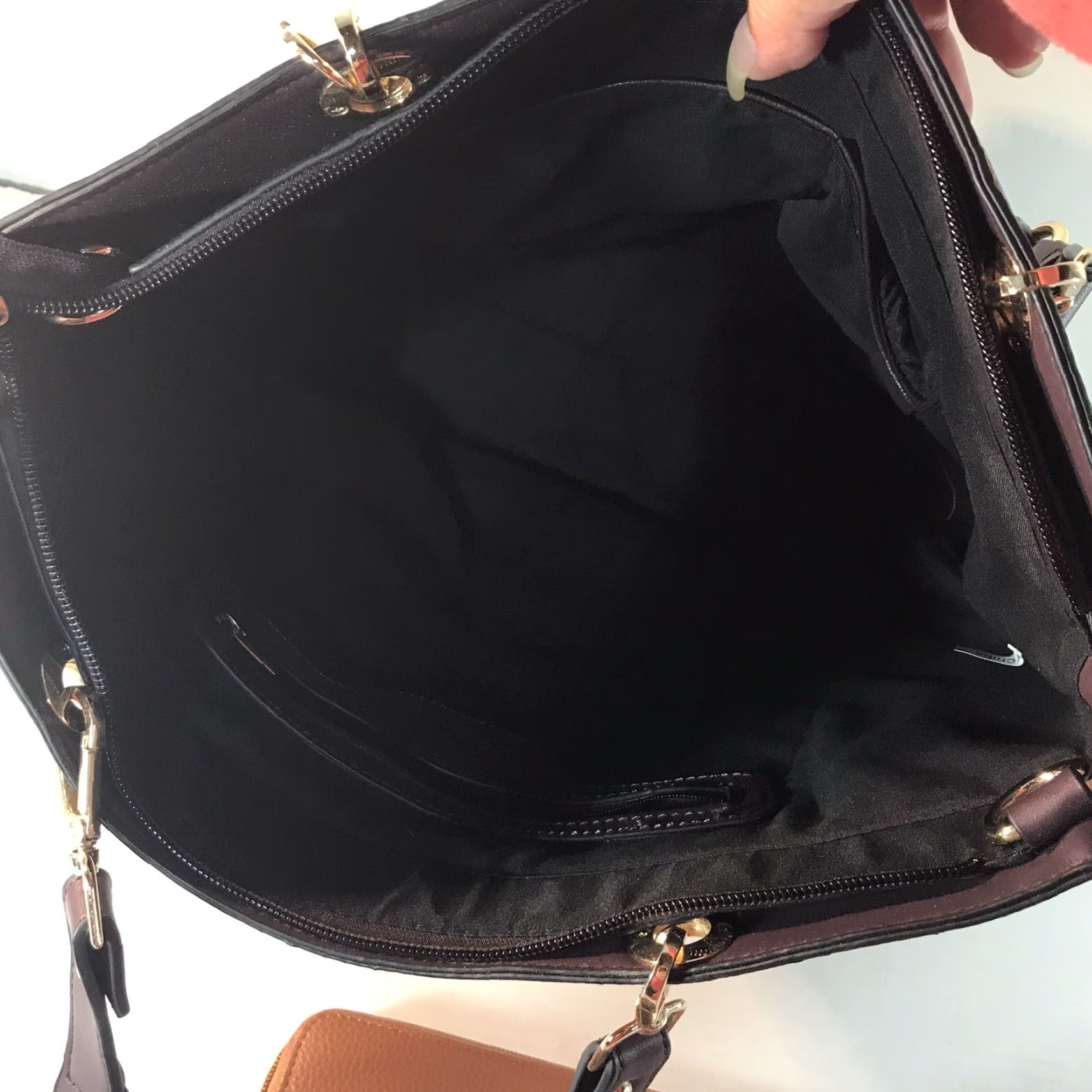 Vintage VINTAGE Mia K Farrow Leather Shoulder Bag Women Extra Large Pebbled Tote with Matching Wallet Dark Plum Size ONE SIZE - 5 Thumbnail