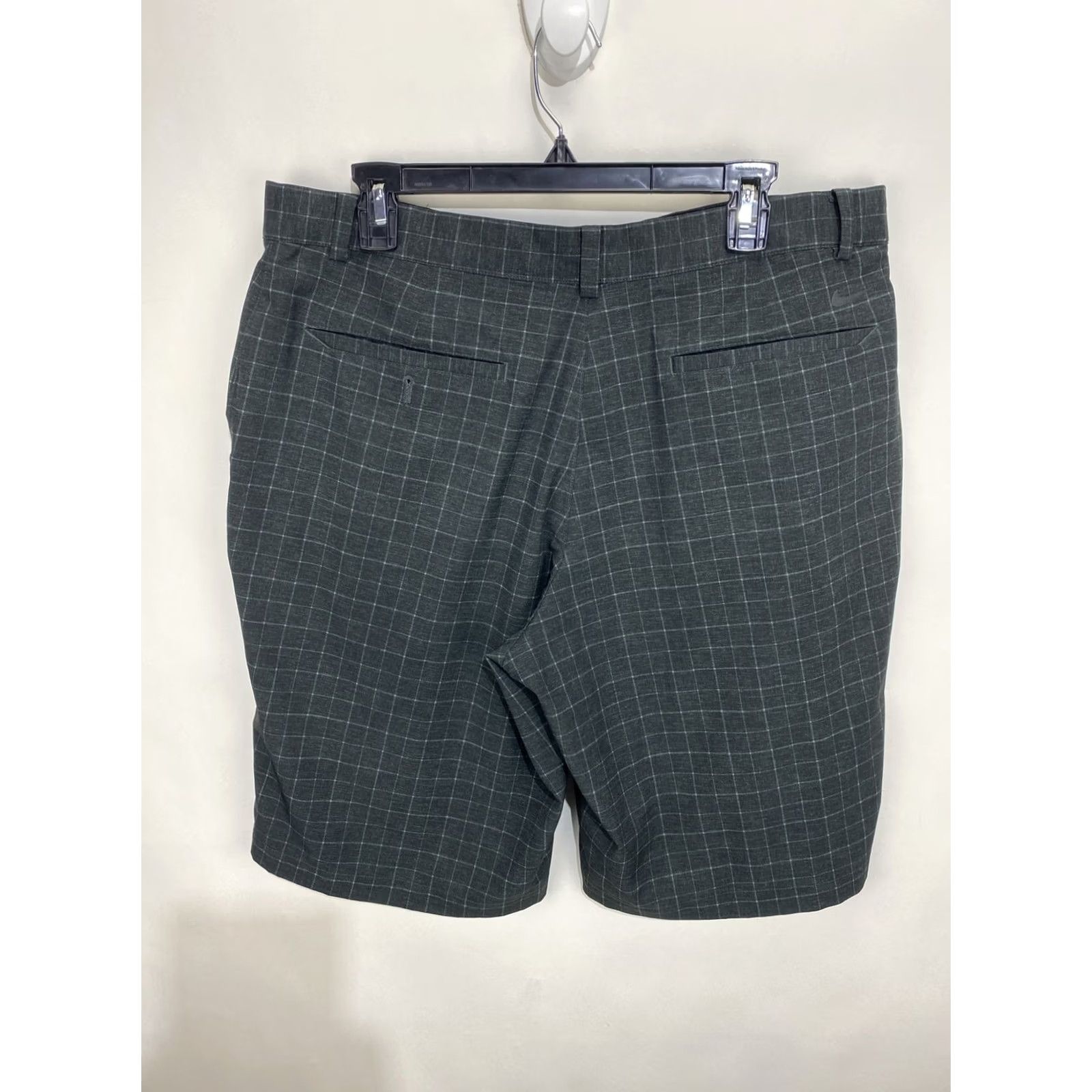 Nike Nike Golf Shorts Dri-Fit Swoosh Gray Mens 36 Plaid Charcoal Zipper Pockets Easy Care Lightweight Modern Chino Casual Sports Outdoor 90s Theme? Size US 36 / EU 52 - 6 Thumbnail
