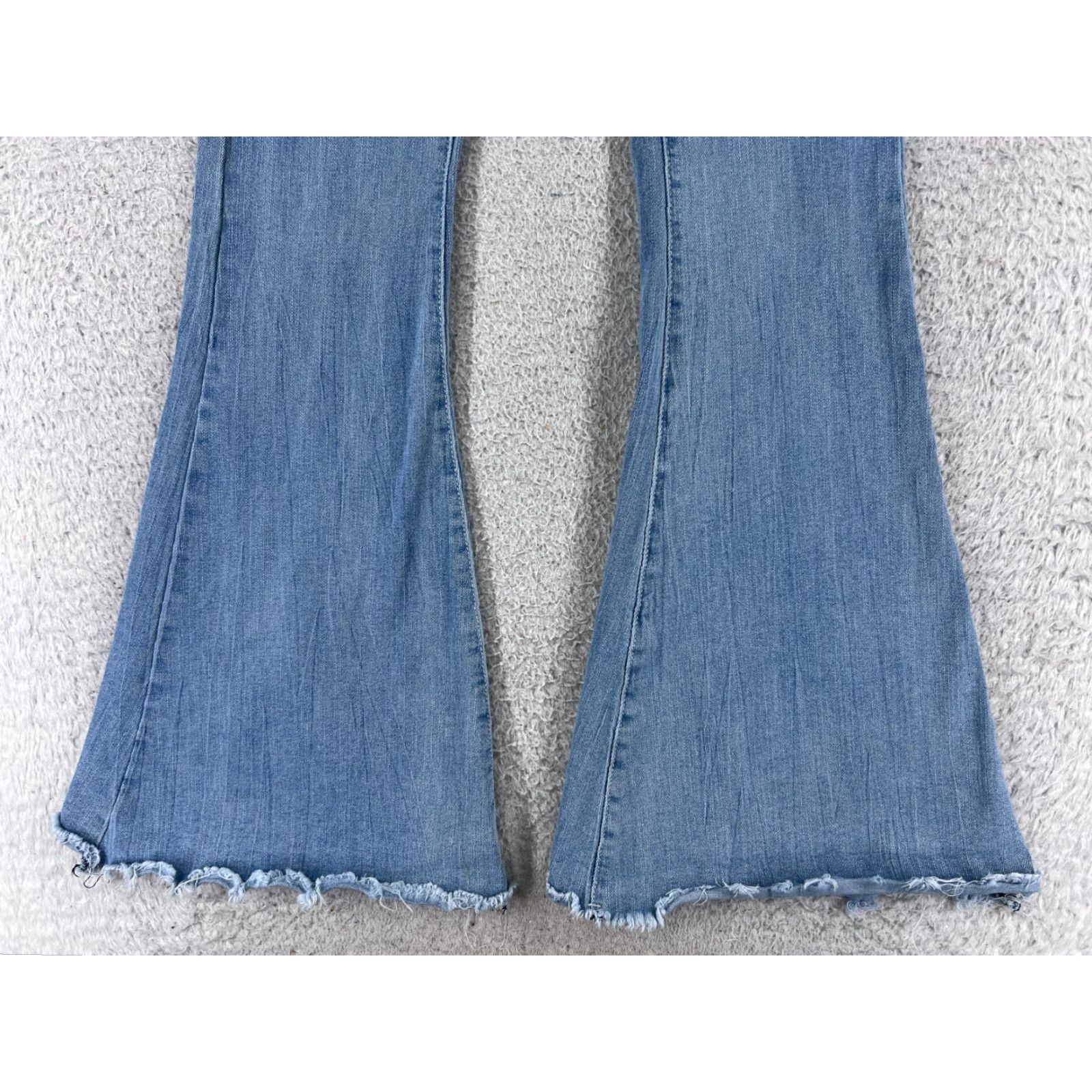 Shein SheIn Jeans Women's Juniors Medium Blue Denim Flared Raw Hem 22x31 5-Pocket Cotton Stretch Regular Zip Size 32" / US 10 / IT 46 - 2 Thumbnail