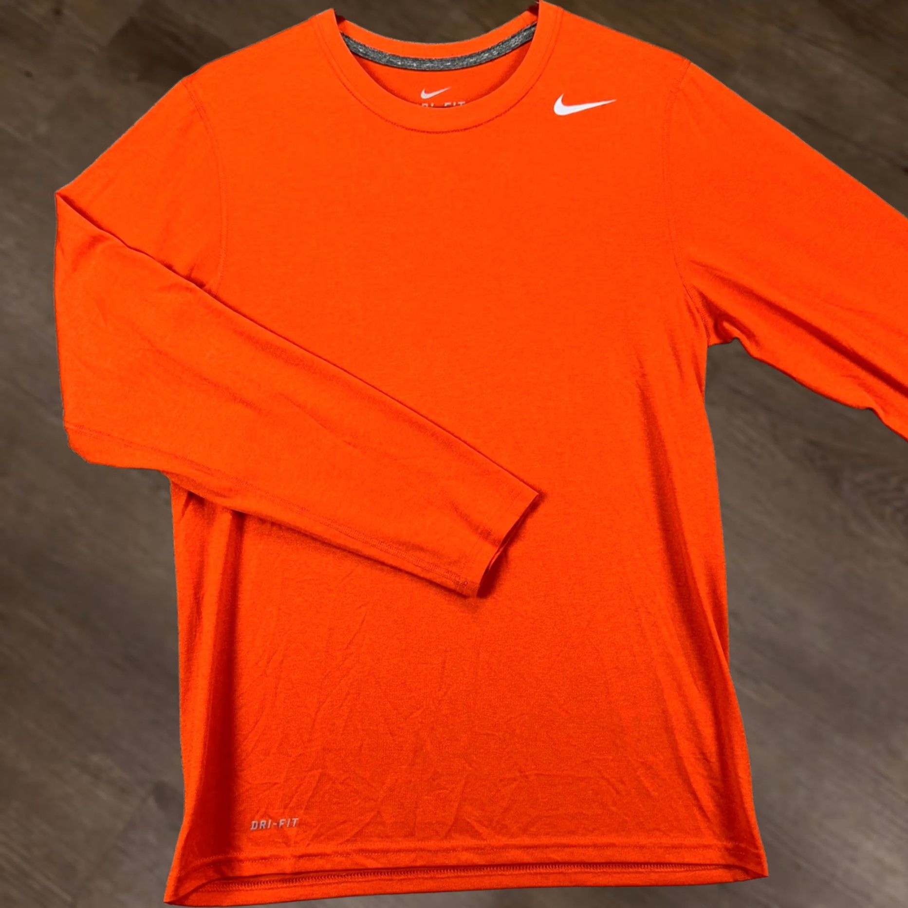 Nike Nike Dri-Fit T-Shirt Long Sleeve Tee Mens Small Orange Crewneck Swoosh Athletic Size US S / EU 44-46 / 1 - 1 Thumbnail