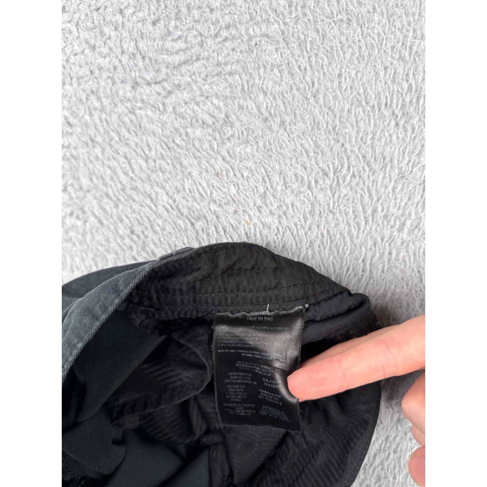 Volcom Volcom Shorts Men 29 Gray Cotton Blend Twill Skateboard Beach Casual Size US 29 - 7 Thumbnail
