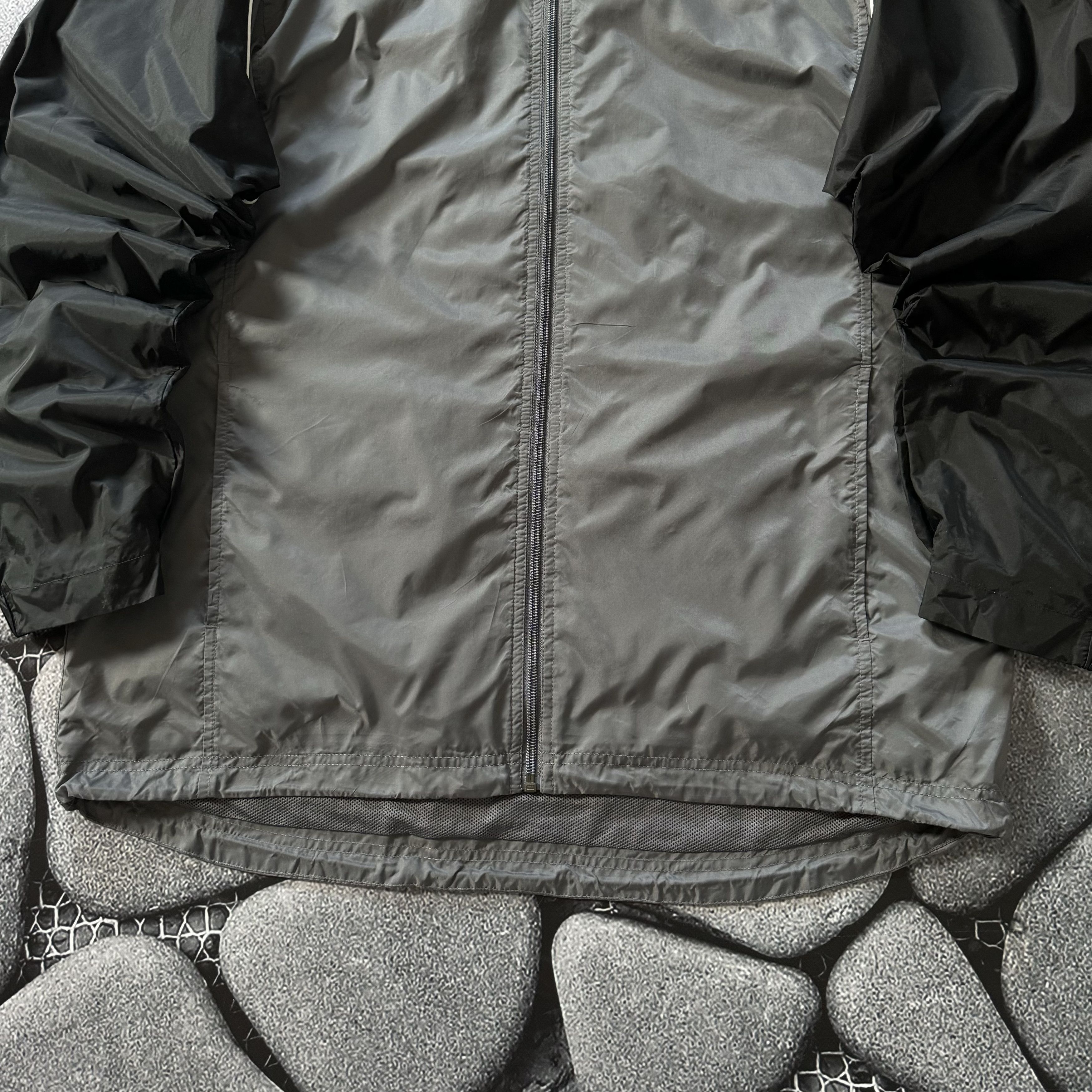 Vintage NIKE NYLON TRACK WINDBREAKER VINTAGE DRILL BAGGY JACKET Size US L / EU 52-54 / 3 - 7 Thumbnail