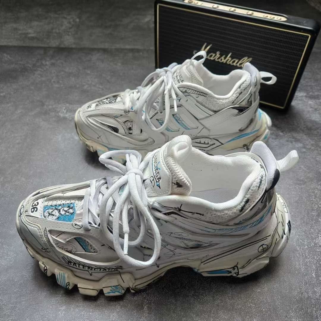 Balenciaga Balenciaga Graphic White Lowtop Sneakers 36 Women Size US 6 / IT 36 - 1 Thumbnail